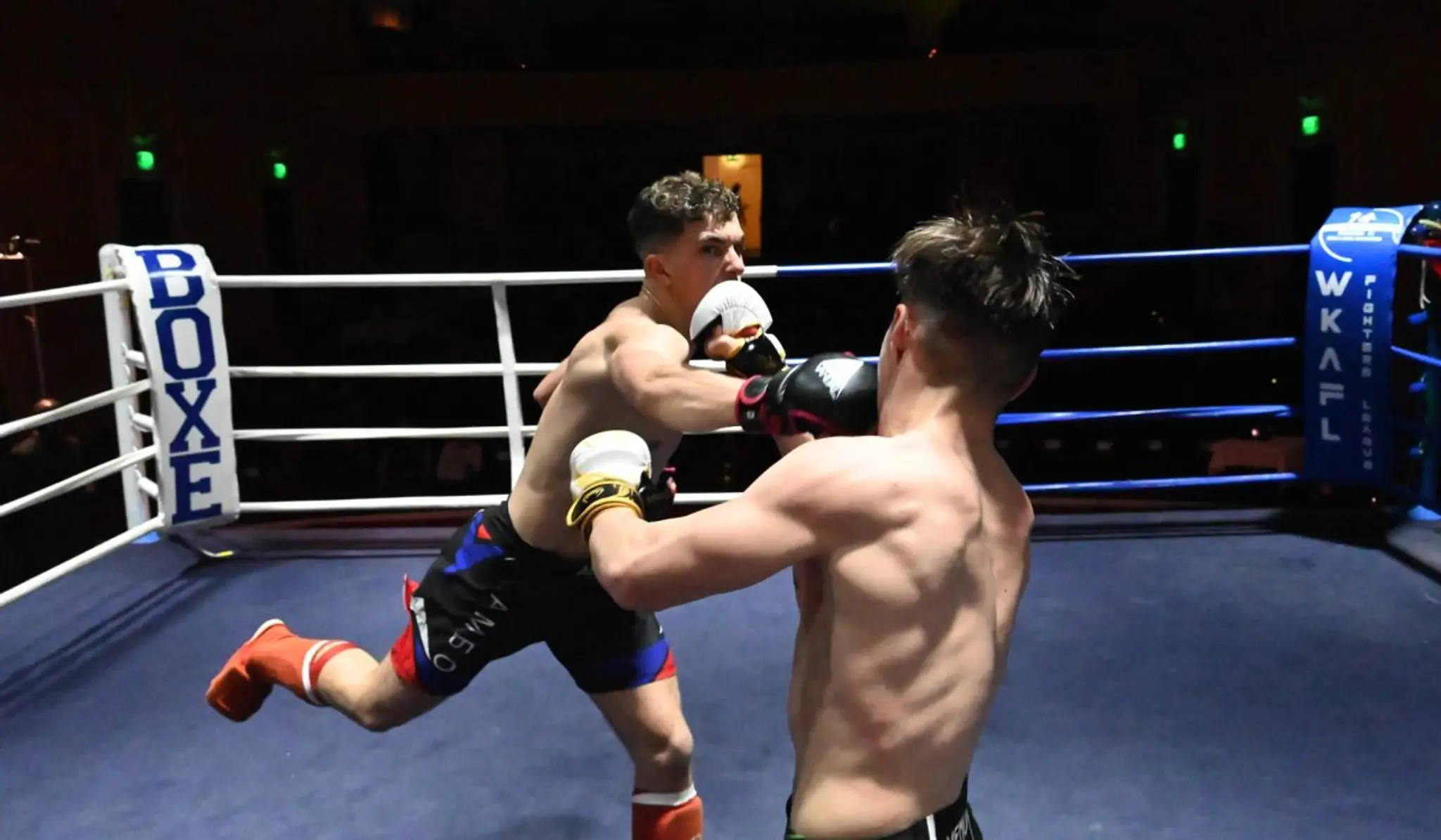 Blue Sport And Performance Cannes Club De Mma Loisirs Et Compétitif