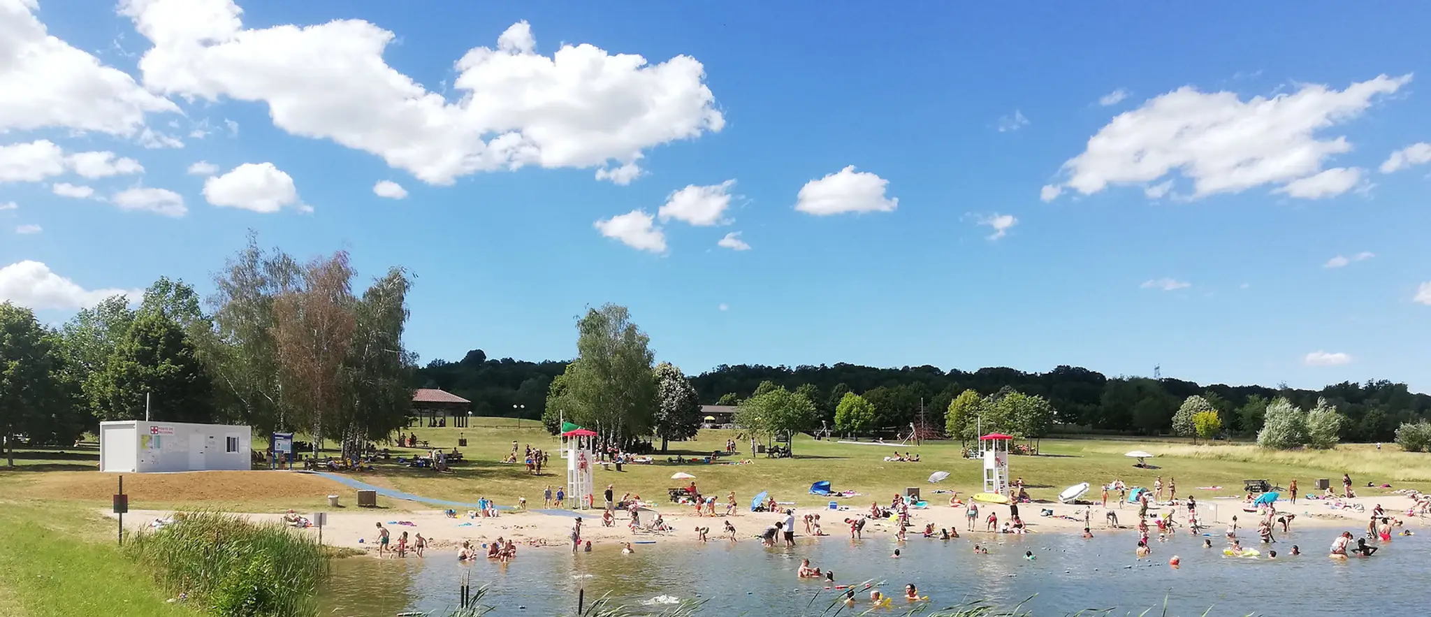 Intermunicipal Leisure Center in Favières