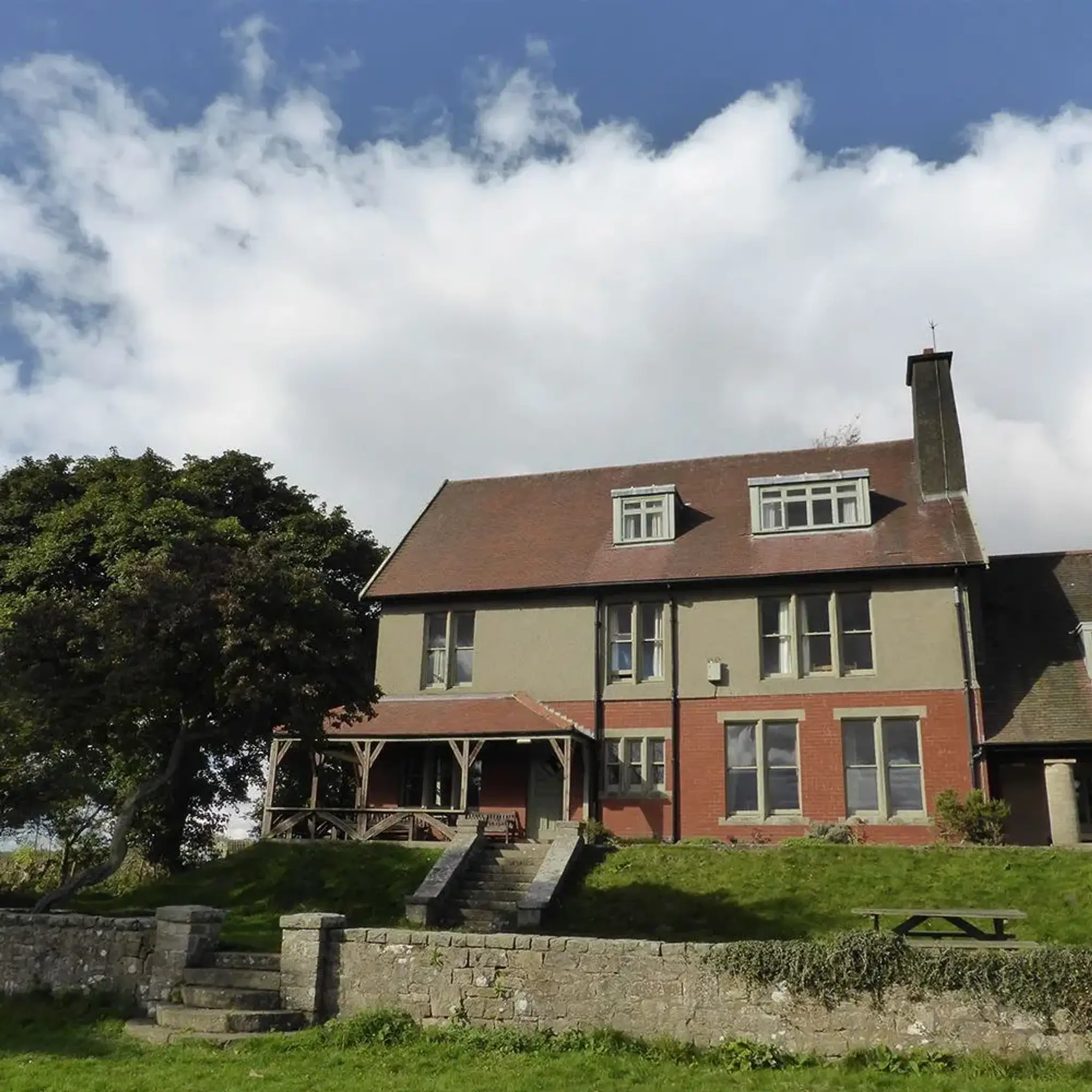 Joanne Bull Yoga & Wellbeing: Therapeutic massage, yoga & meditation