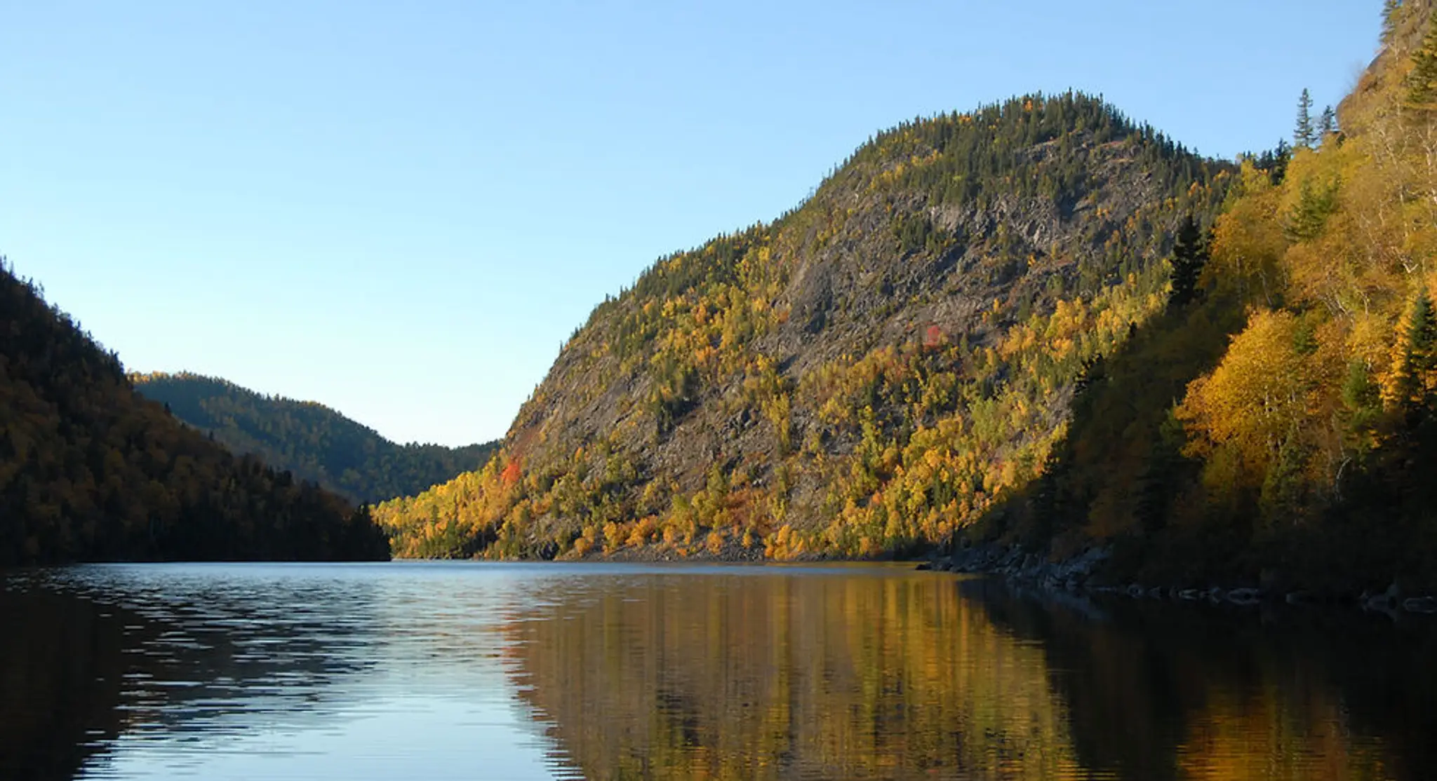 Refuge du Lac Emmuraill Sentier Des murailles