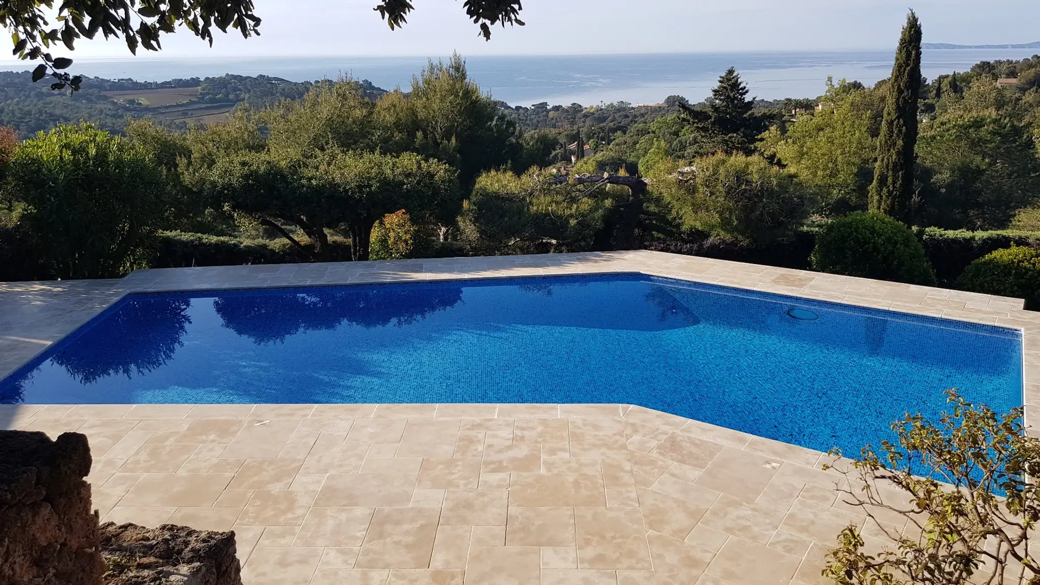 LOPES ET FILS ( Entreprise de Maçonnerie Générale et location de bennes)