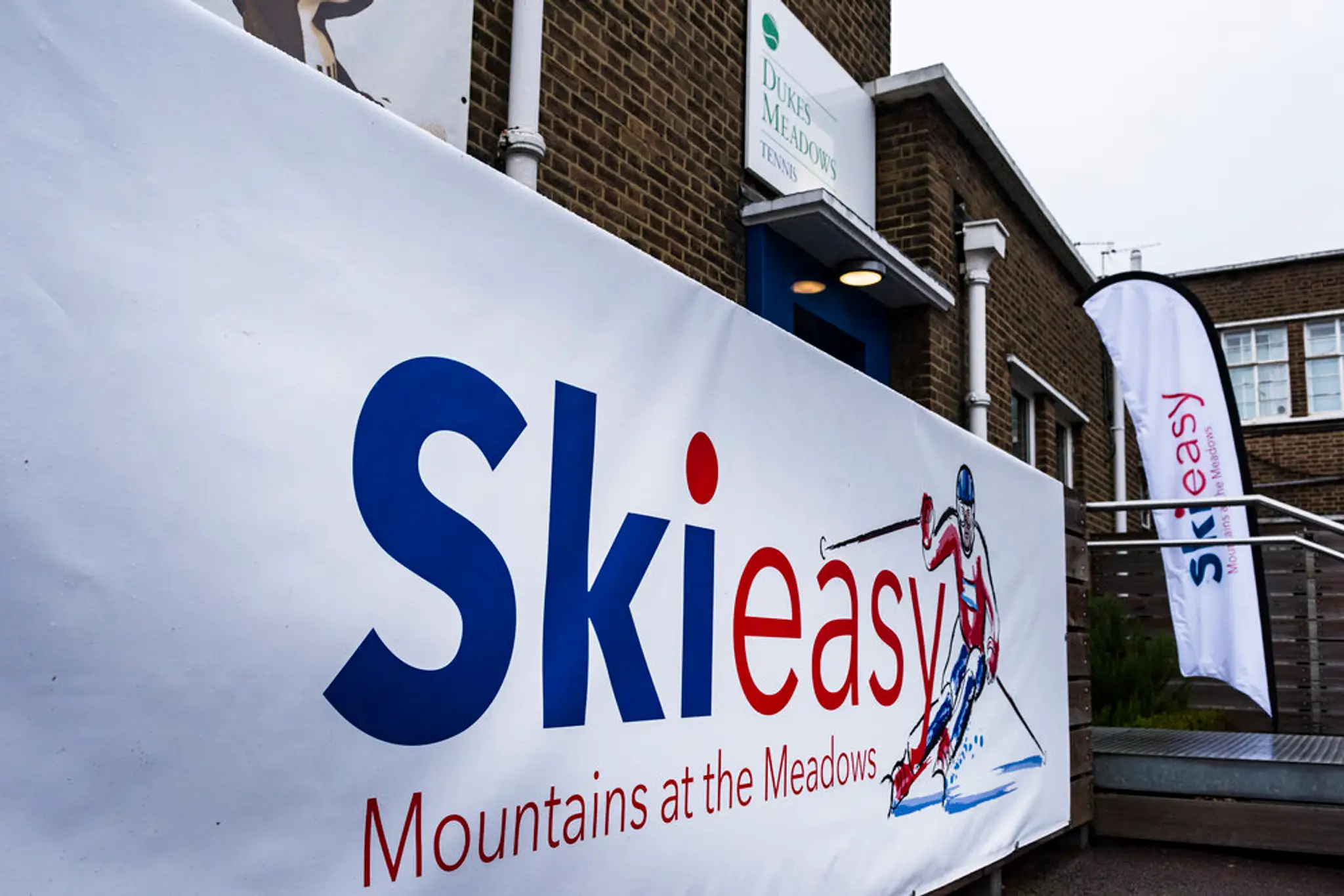 Skieasy Ski and Snowboard Centre