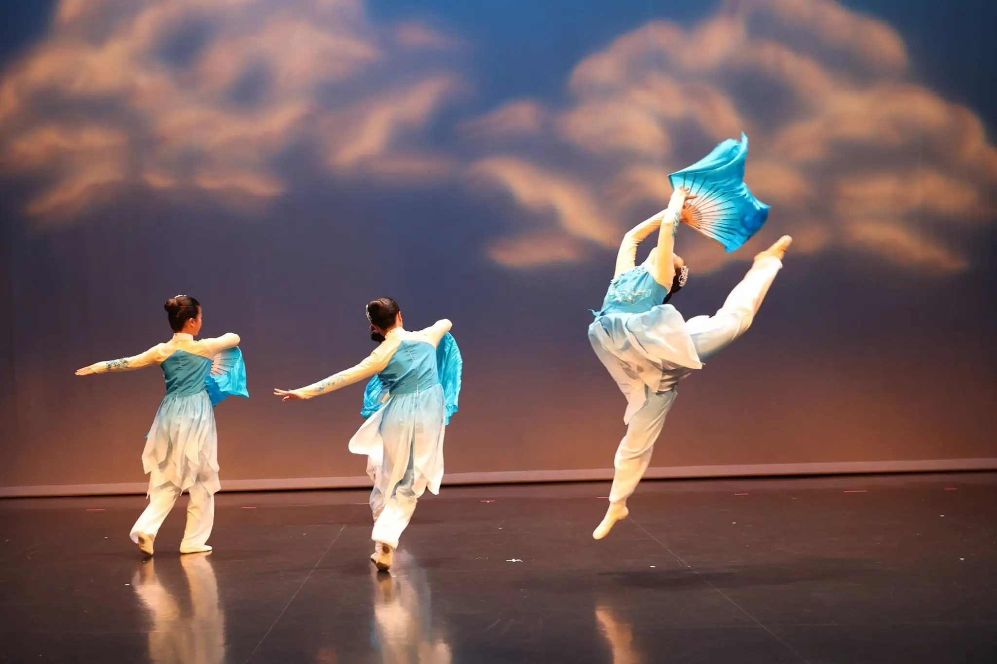 AURA SCHOOL OF DANCE