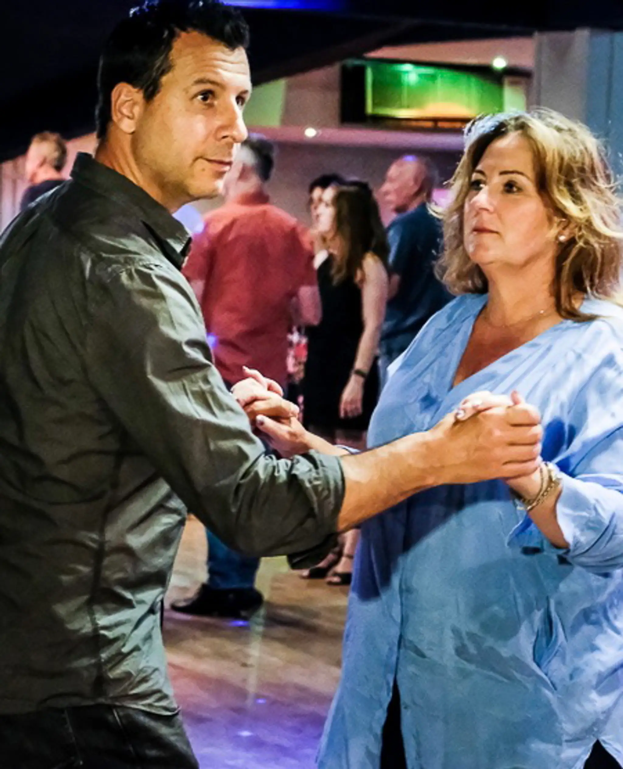 Salsa Esperienza / Salsa-Bachata Surrey