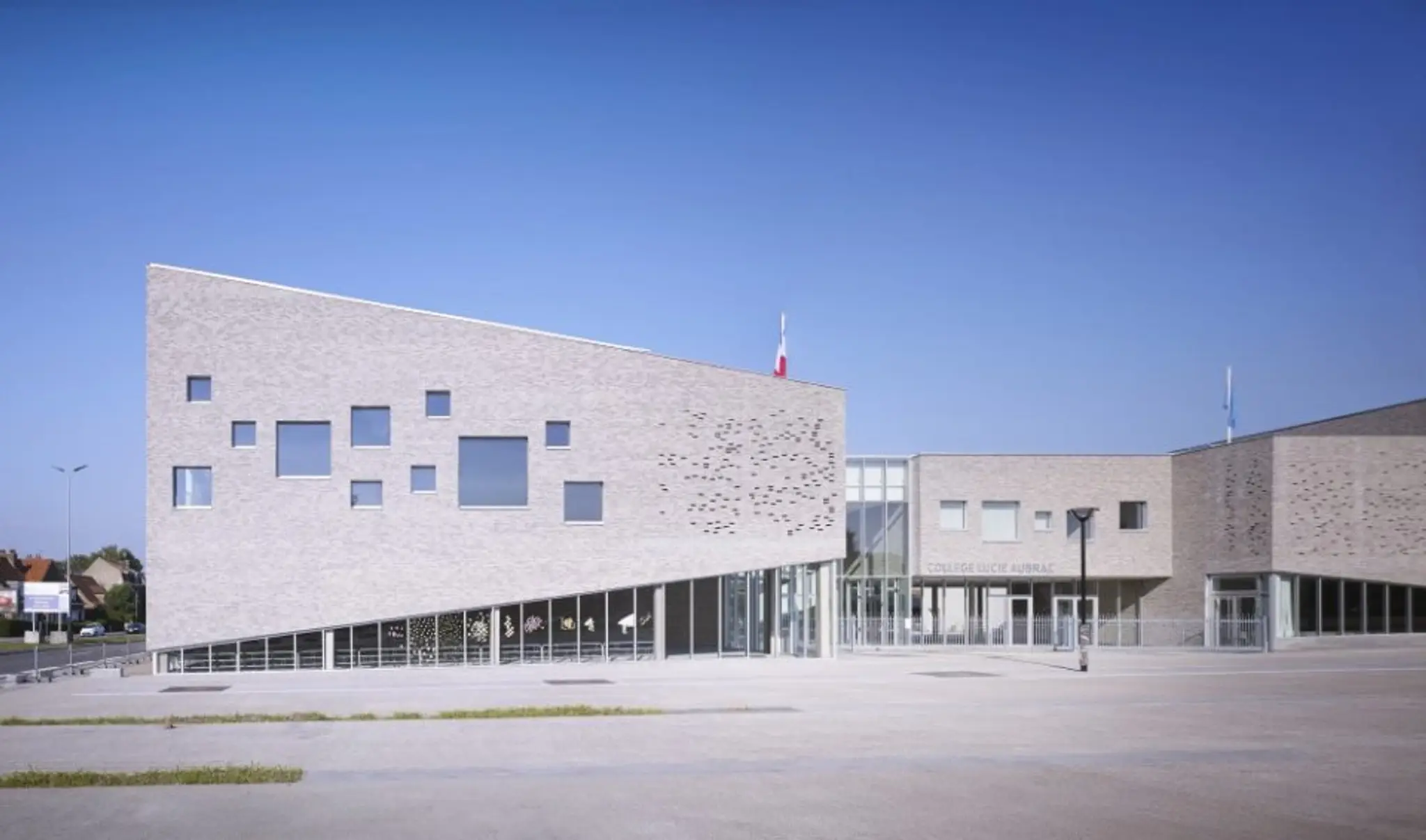 SALLE DE SPORT LUCIE AUBRAC (VOLTING)