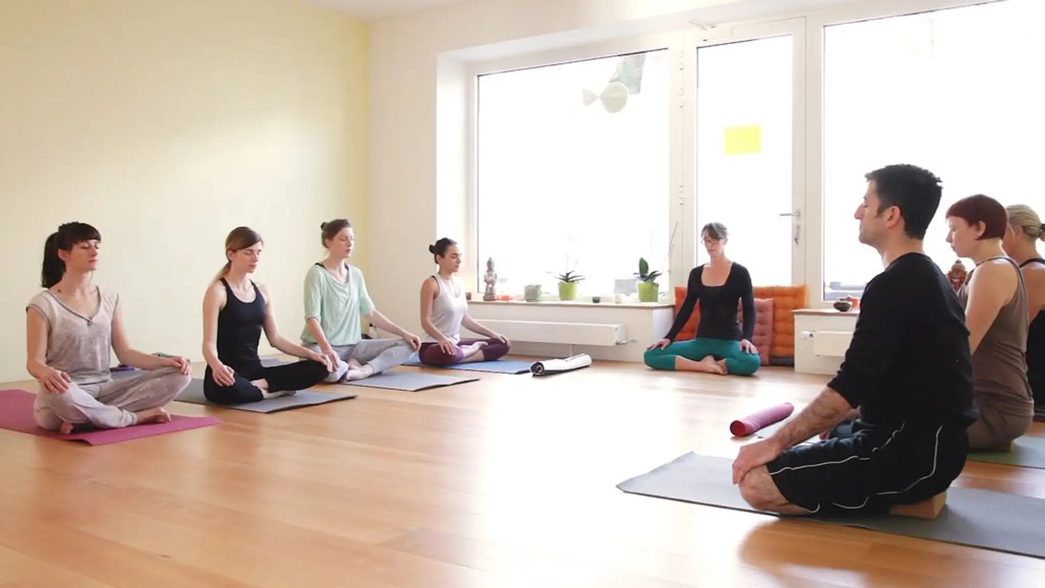 YogaBee