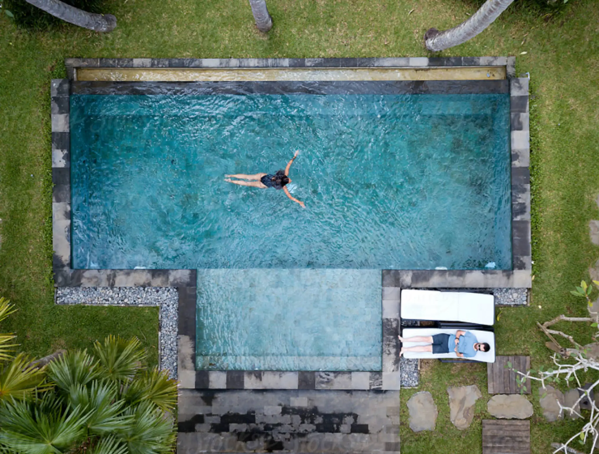 Bright Sparkling Party Pool
