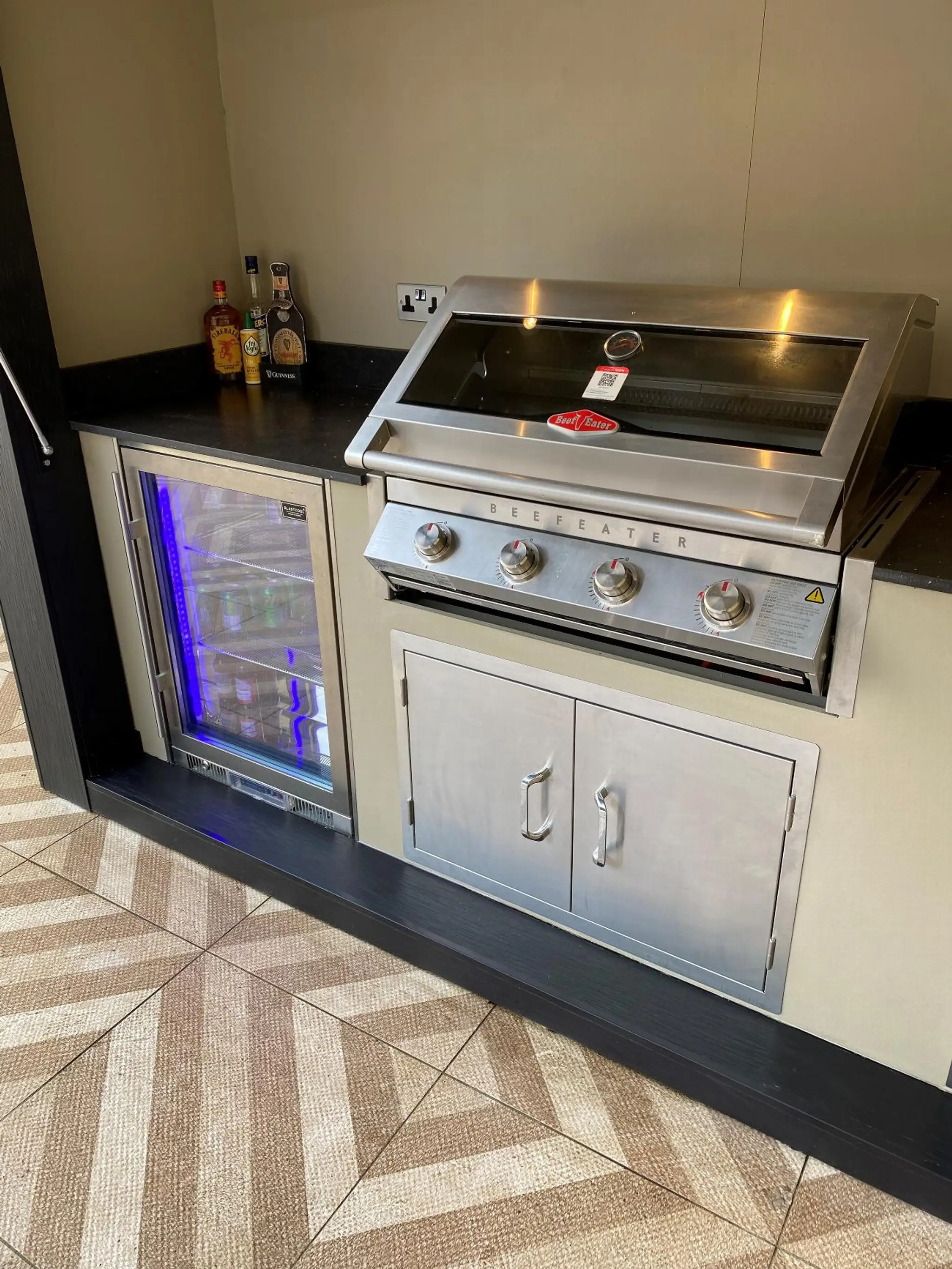 Custom Outdoor Kitchens & Outdoor Living