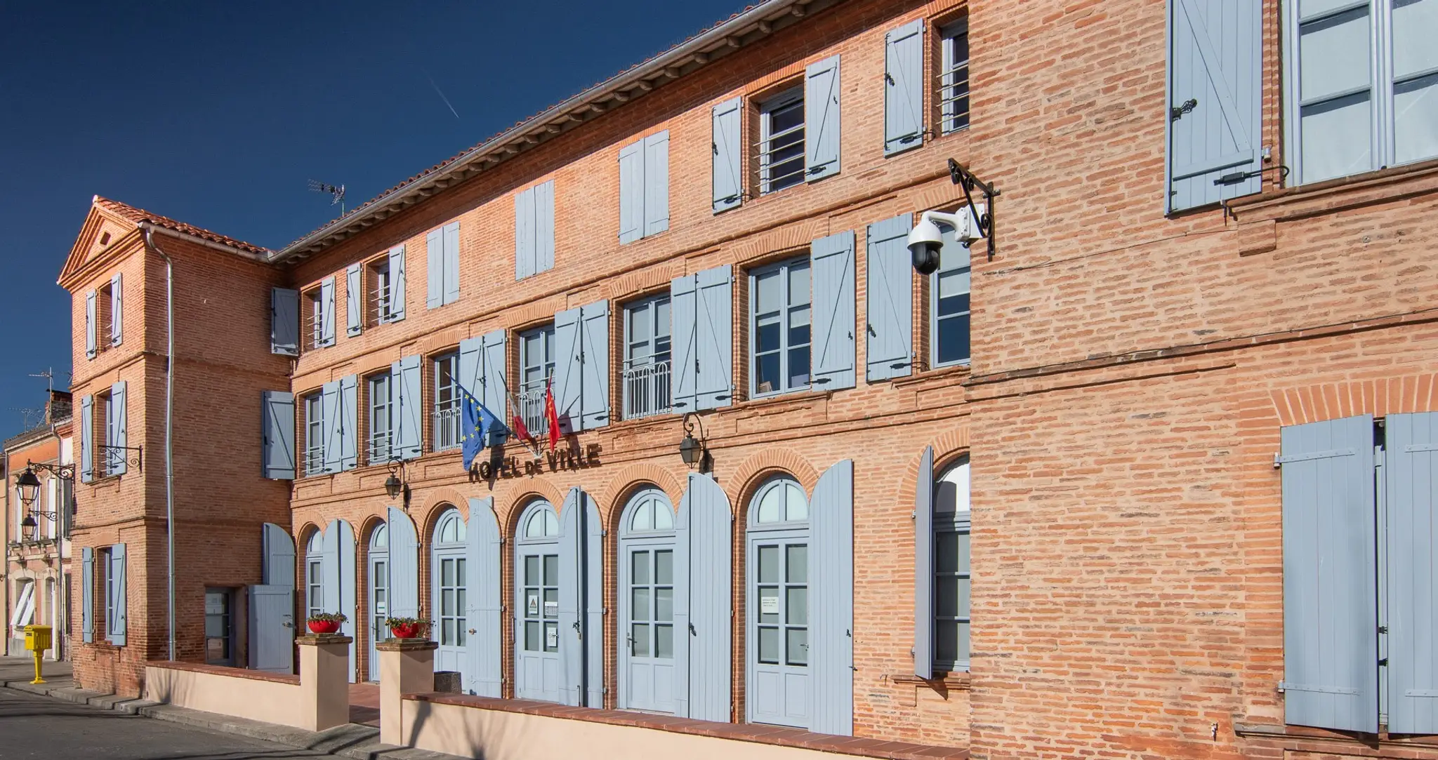 Gymnasium Du School