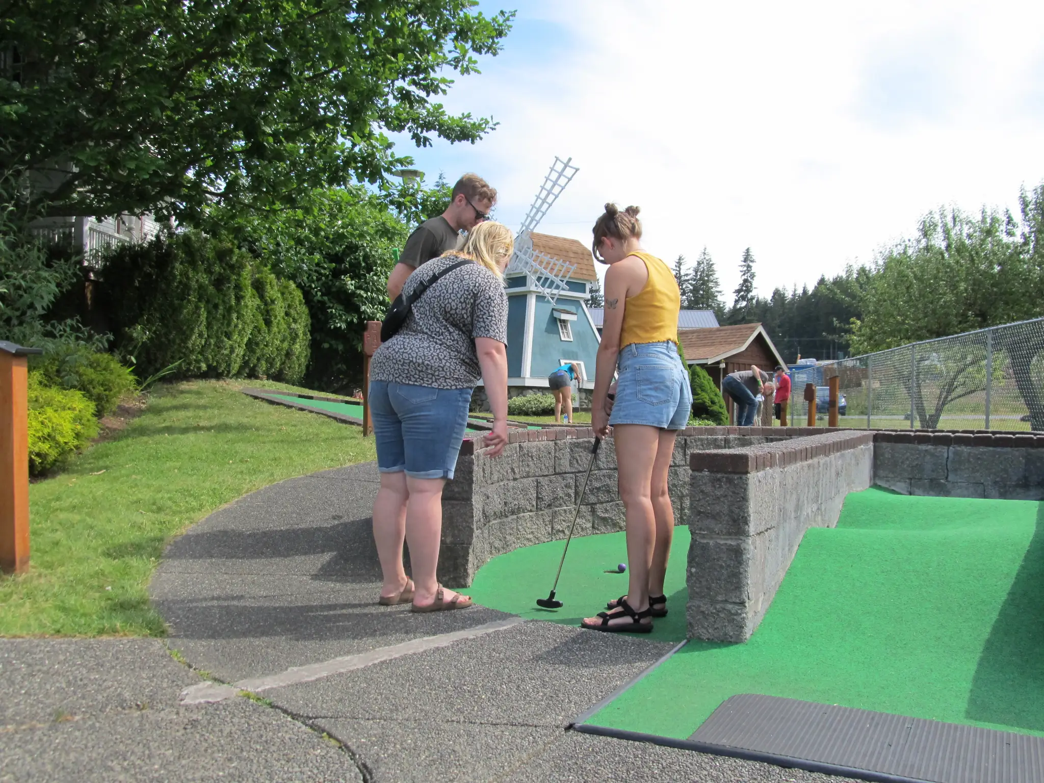 Miracle Beach Mini Golf