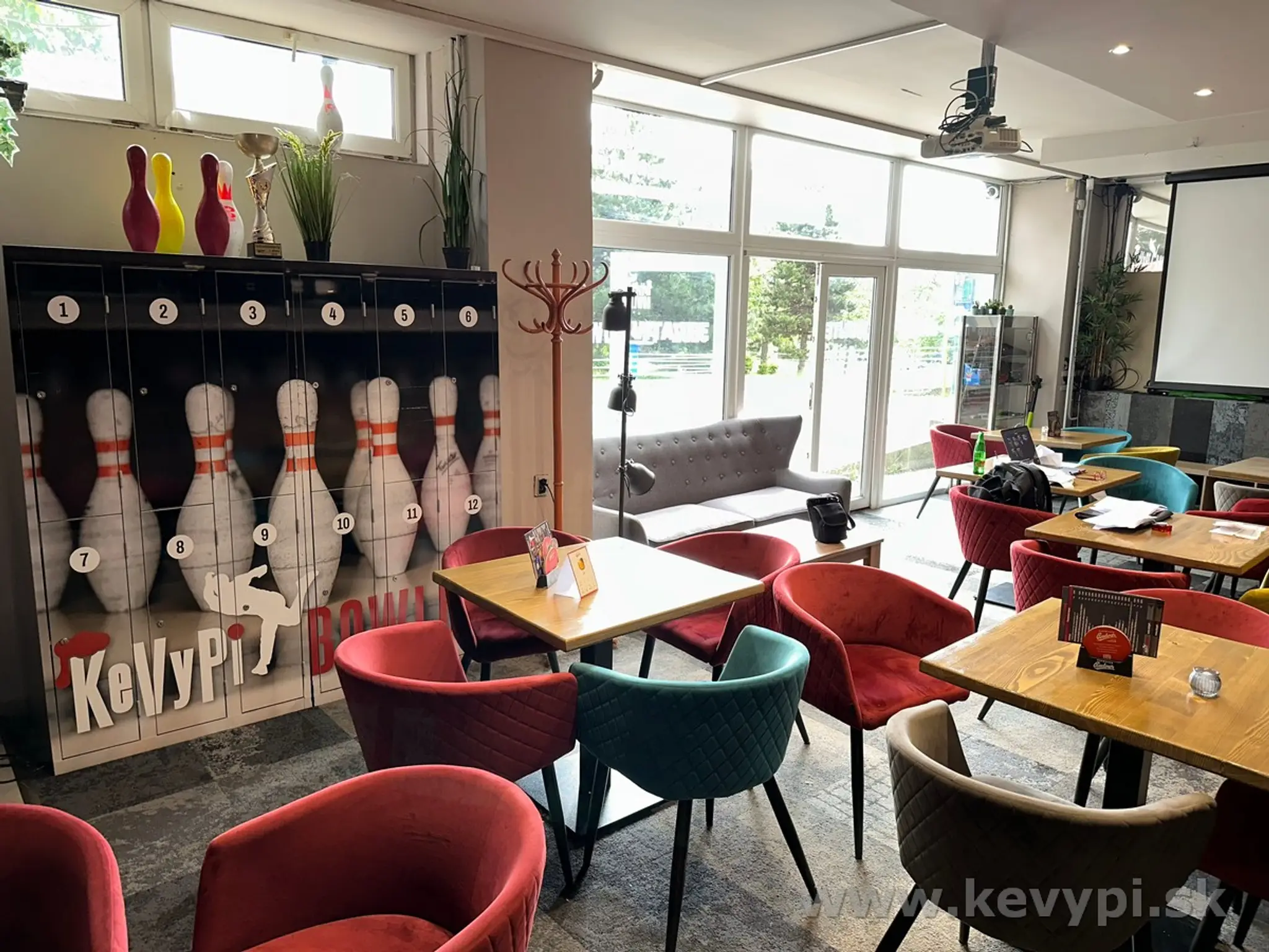 KeVypi.sk Bowling