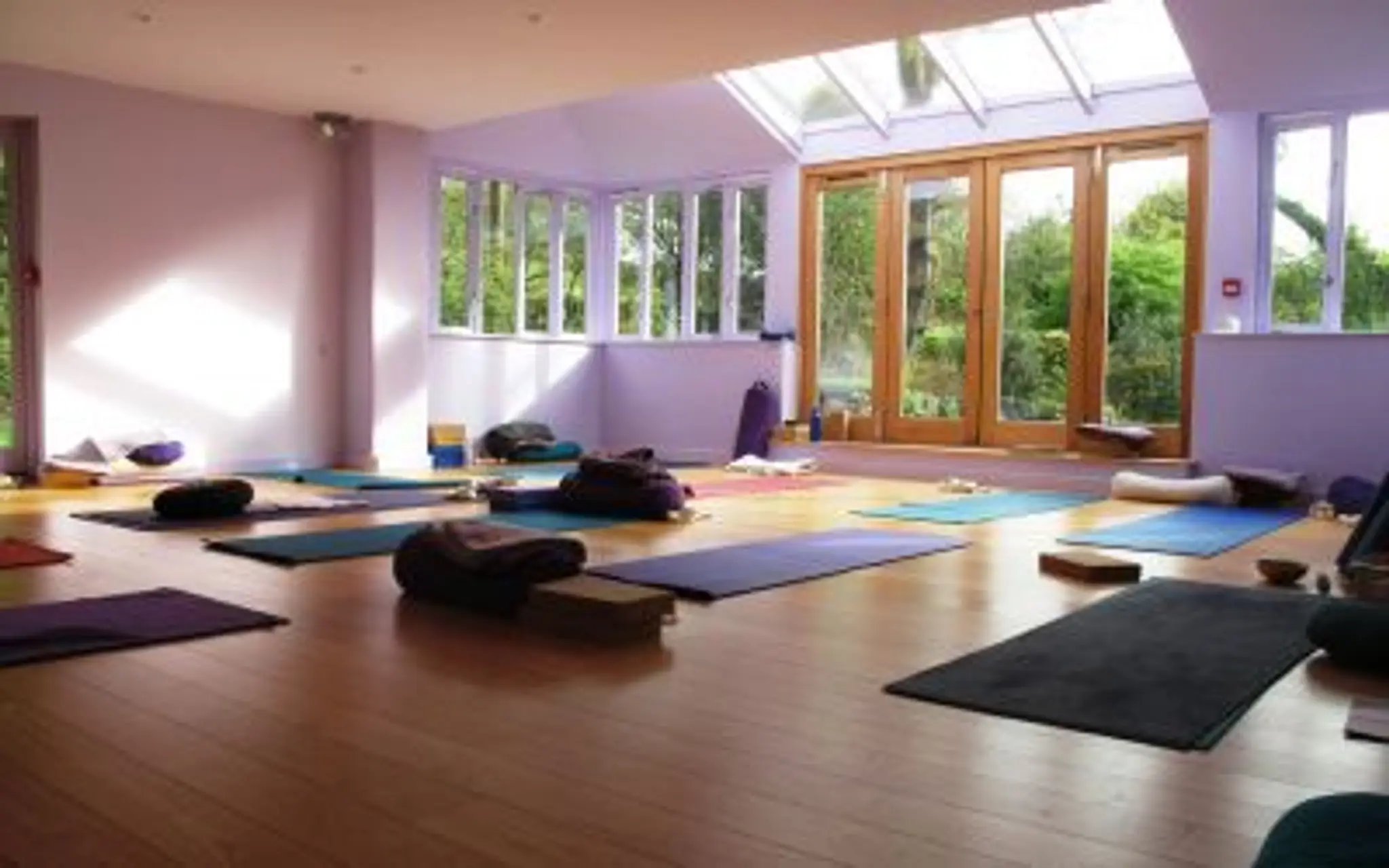 Neville Cregan Thai massage therapist and Yoga Teacher