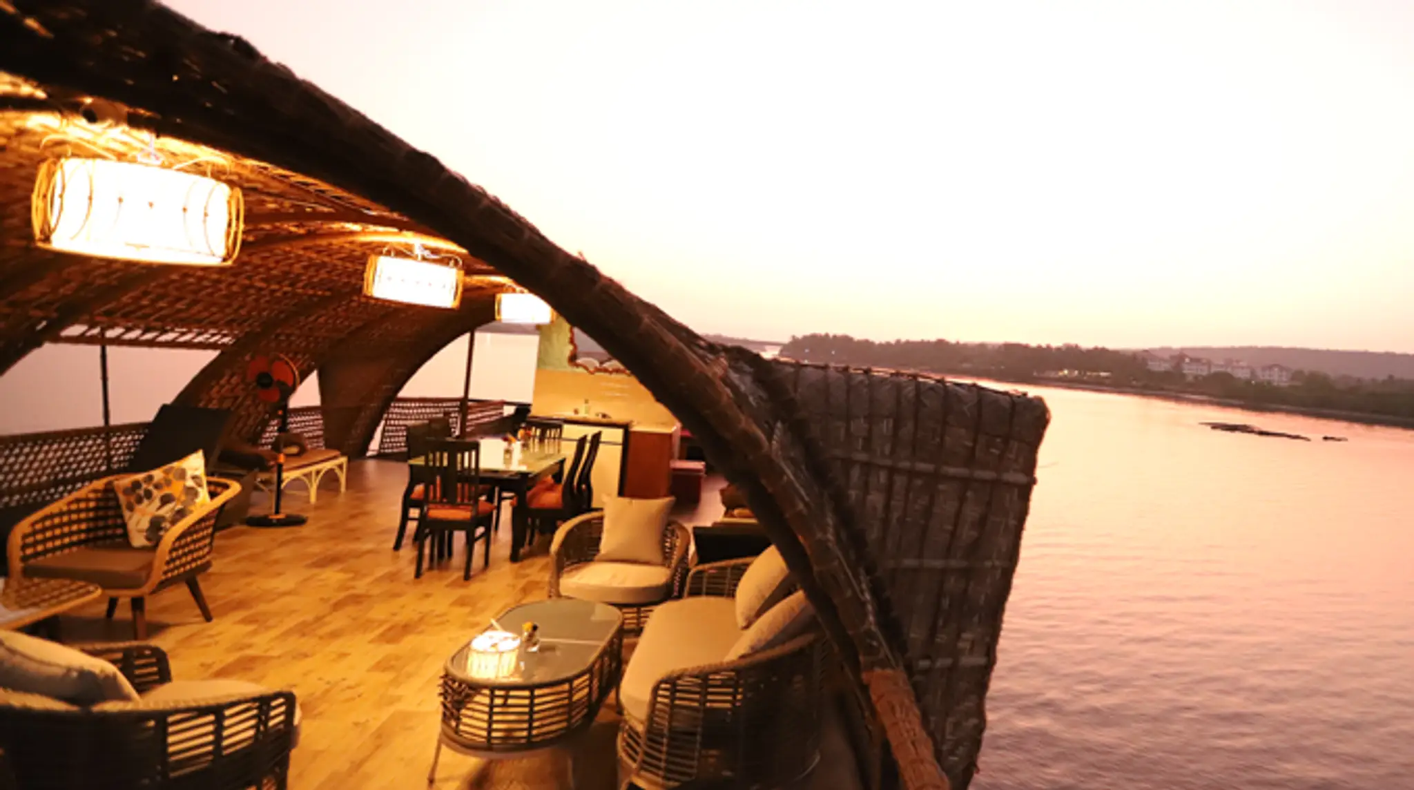 Alcove Restaurant and Bar