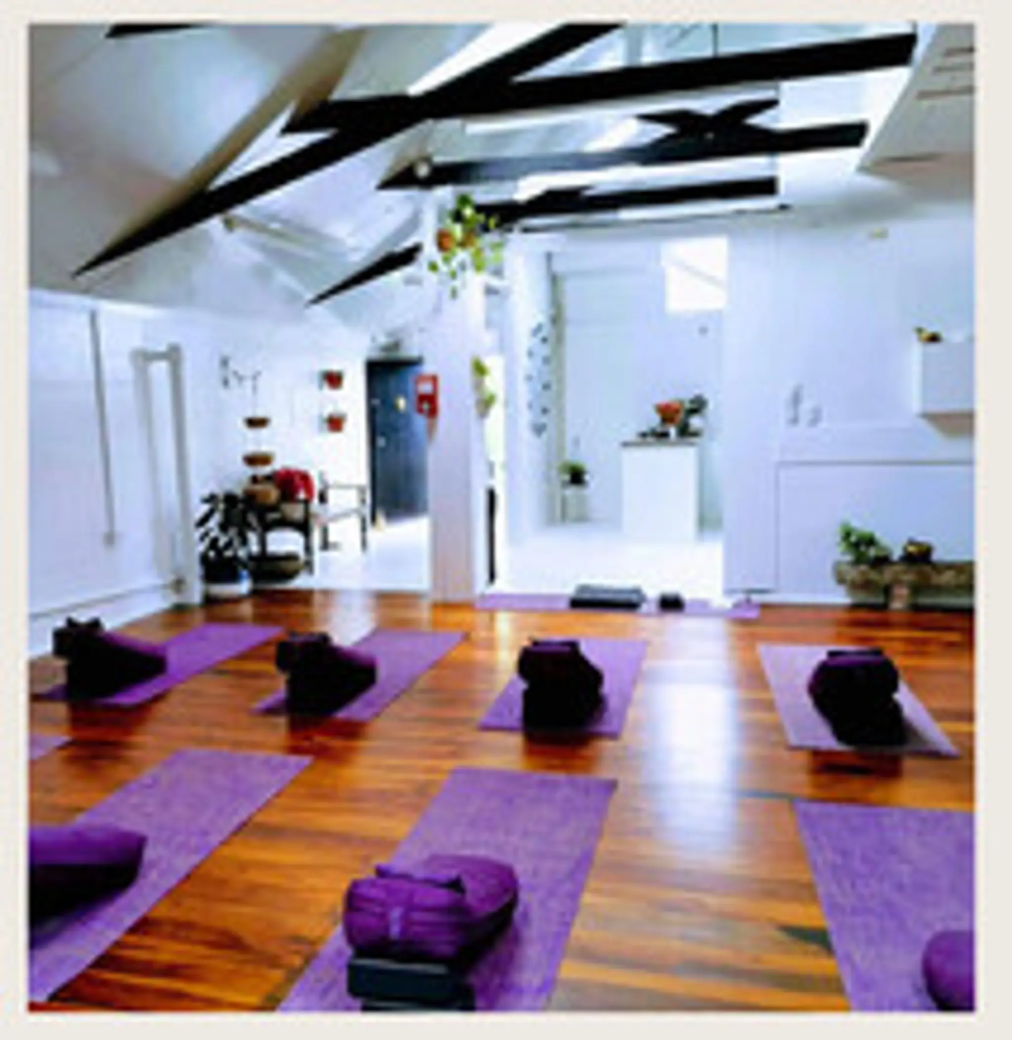 Yoga & Oils - Yoga, Crystals & Essential Oils