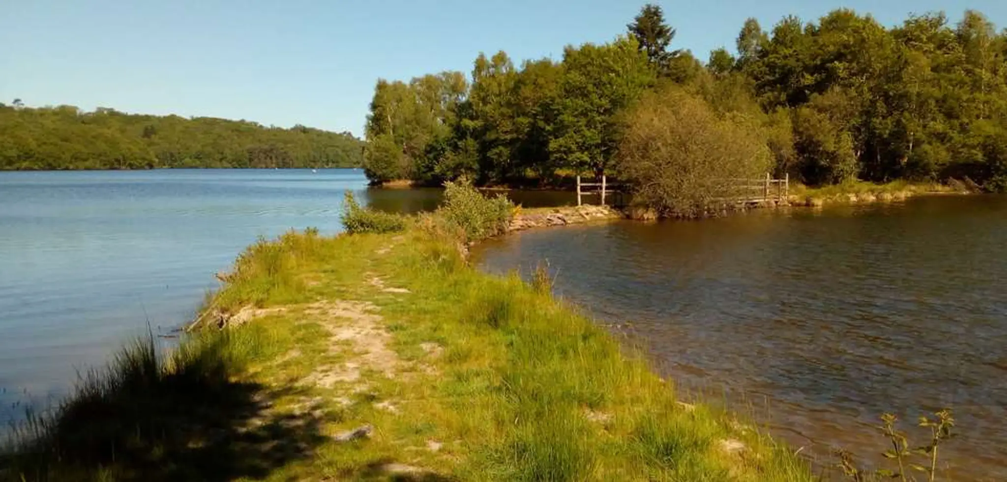 Lake Saint Pardoux