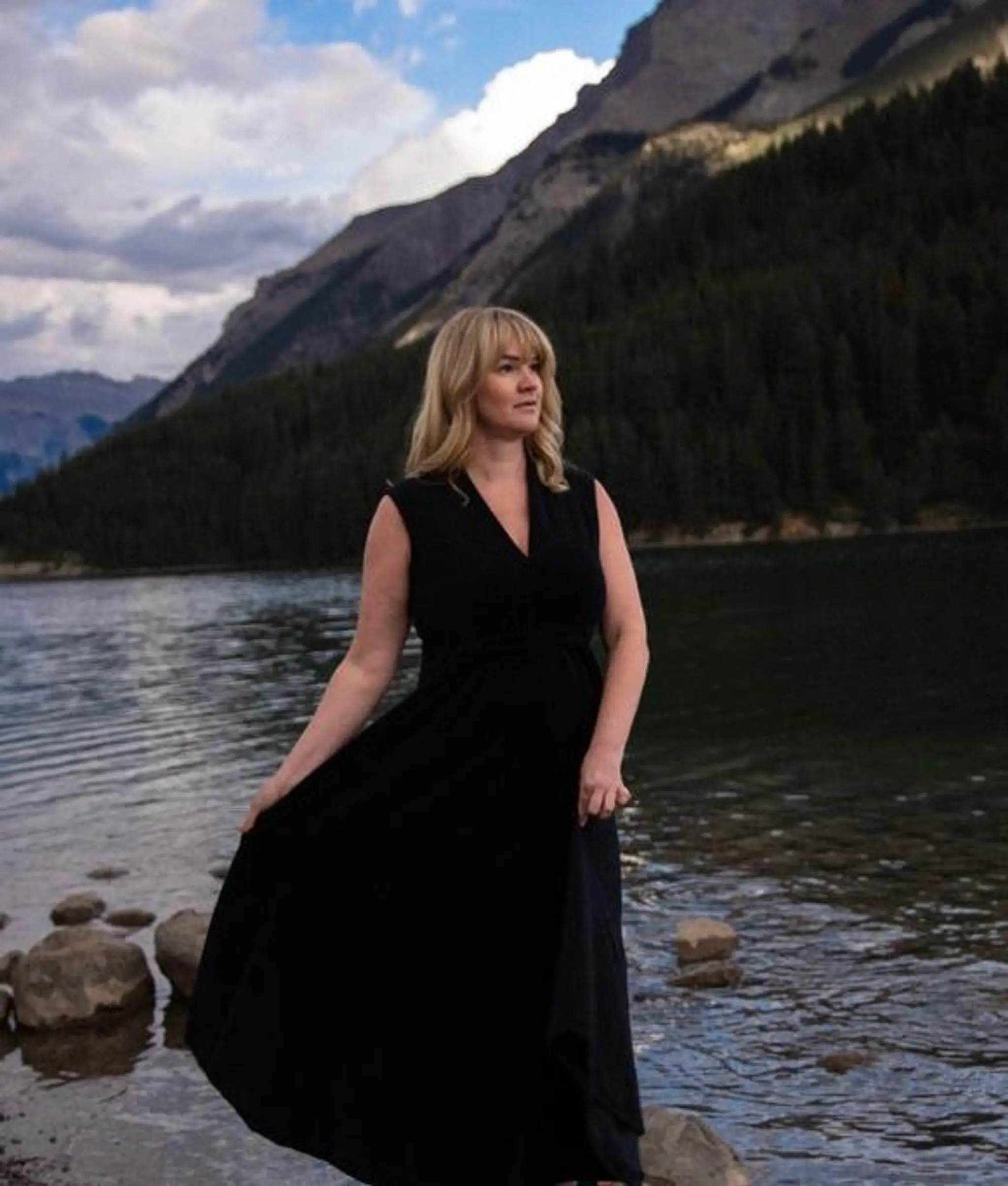 Mandi Mack RMT, YA. C-IYT, Shaman. Vedic Smudge.