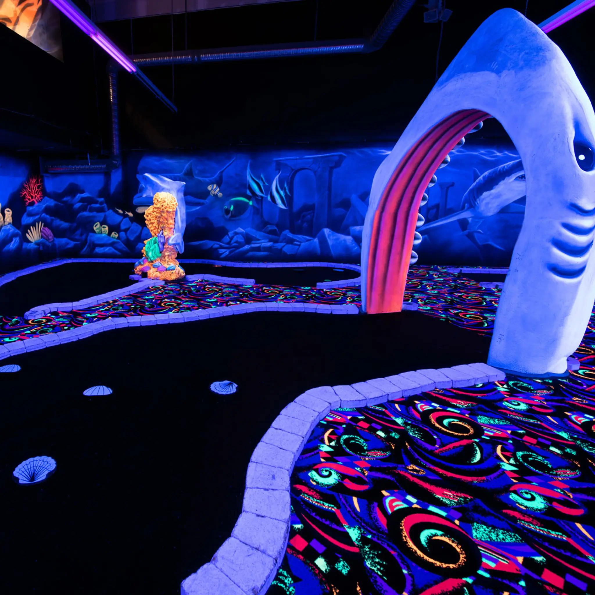 U-Puttz Black Light Miniature Golf
