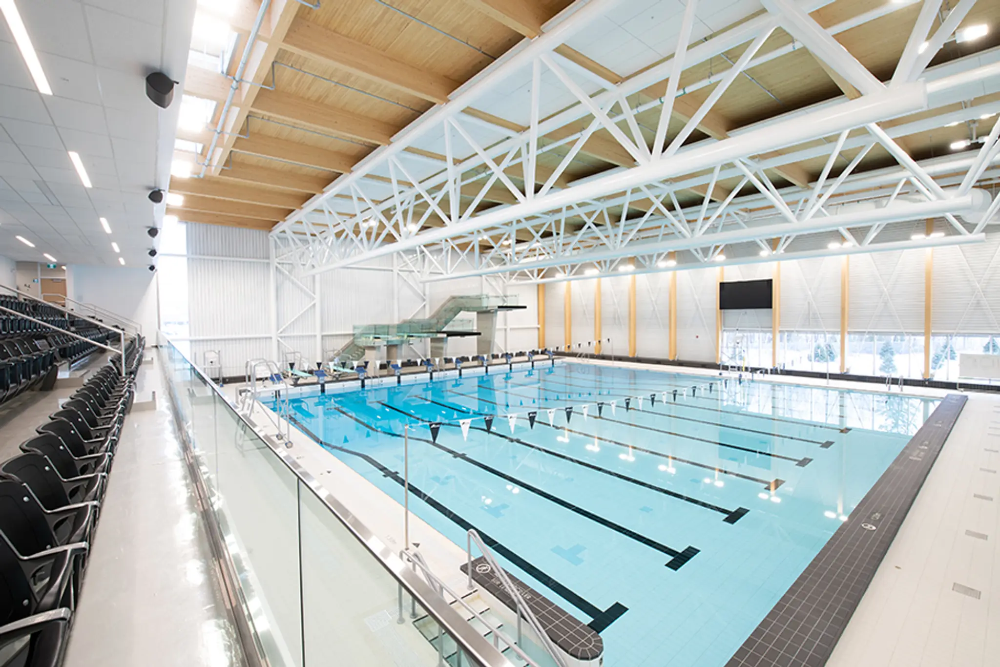 Complexe aquatique multifonctionnel Lvis