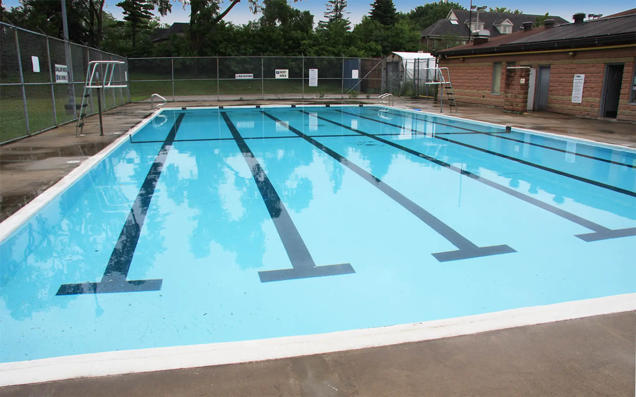 Park Lawn Outdoor Pool