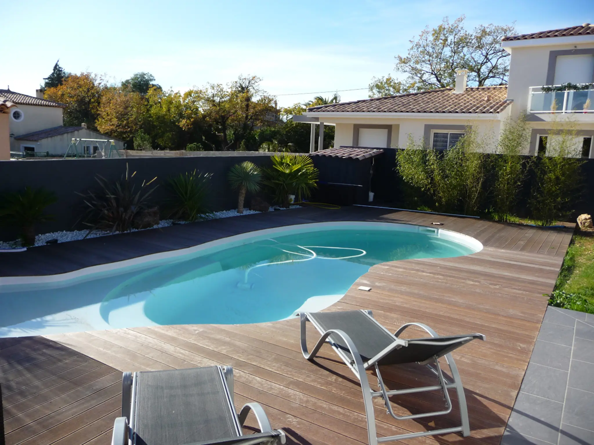 Aux piscines et bains de la baie