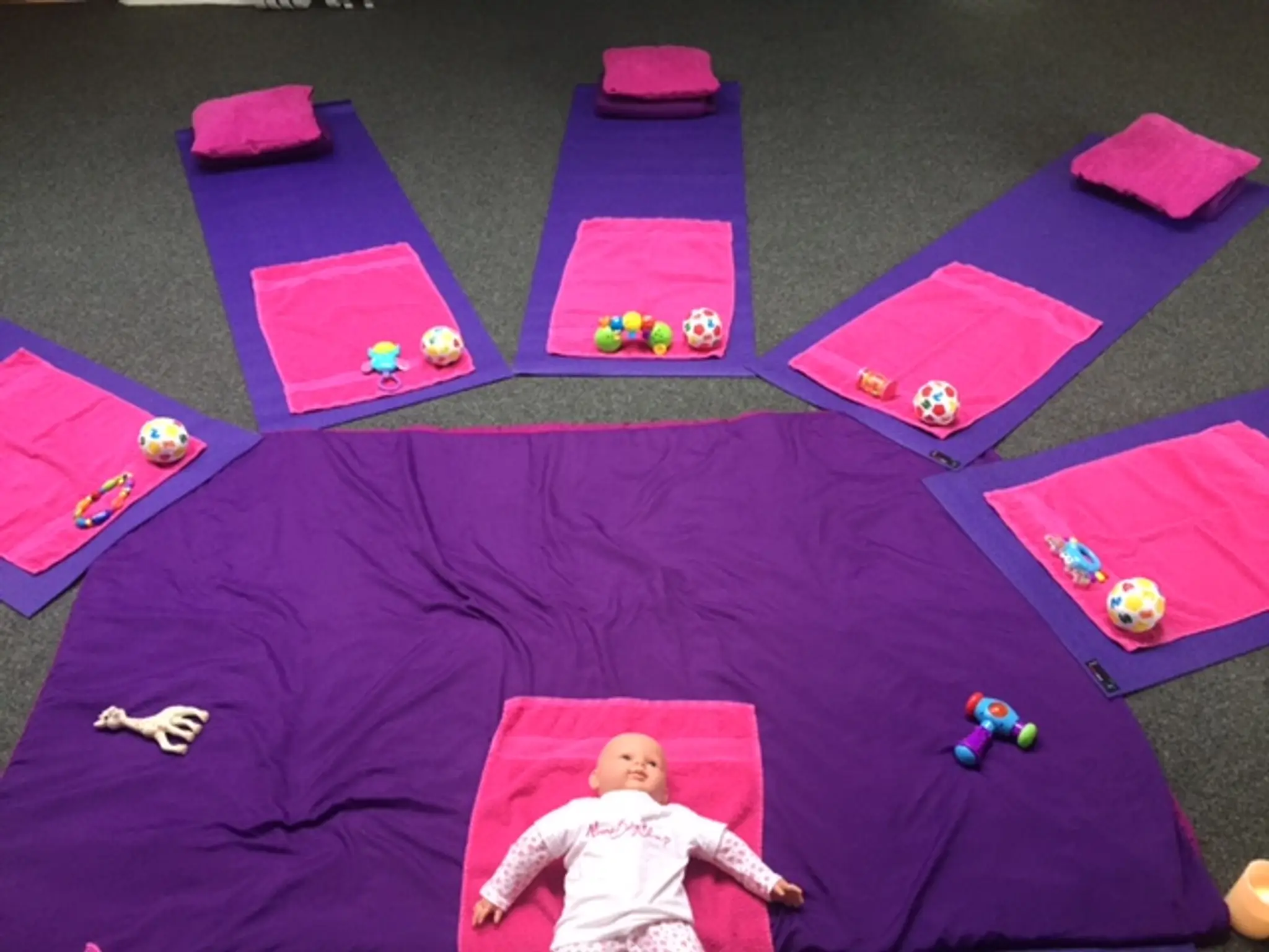 MamaBabyBliss - Baby Massage and Baby Yoga