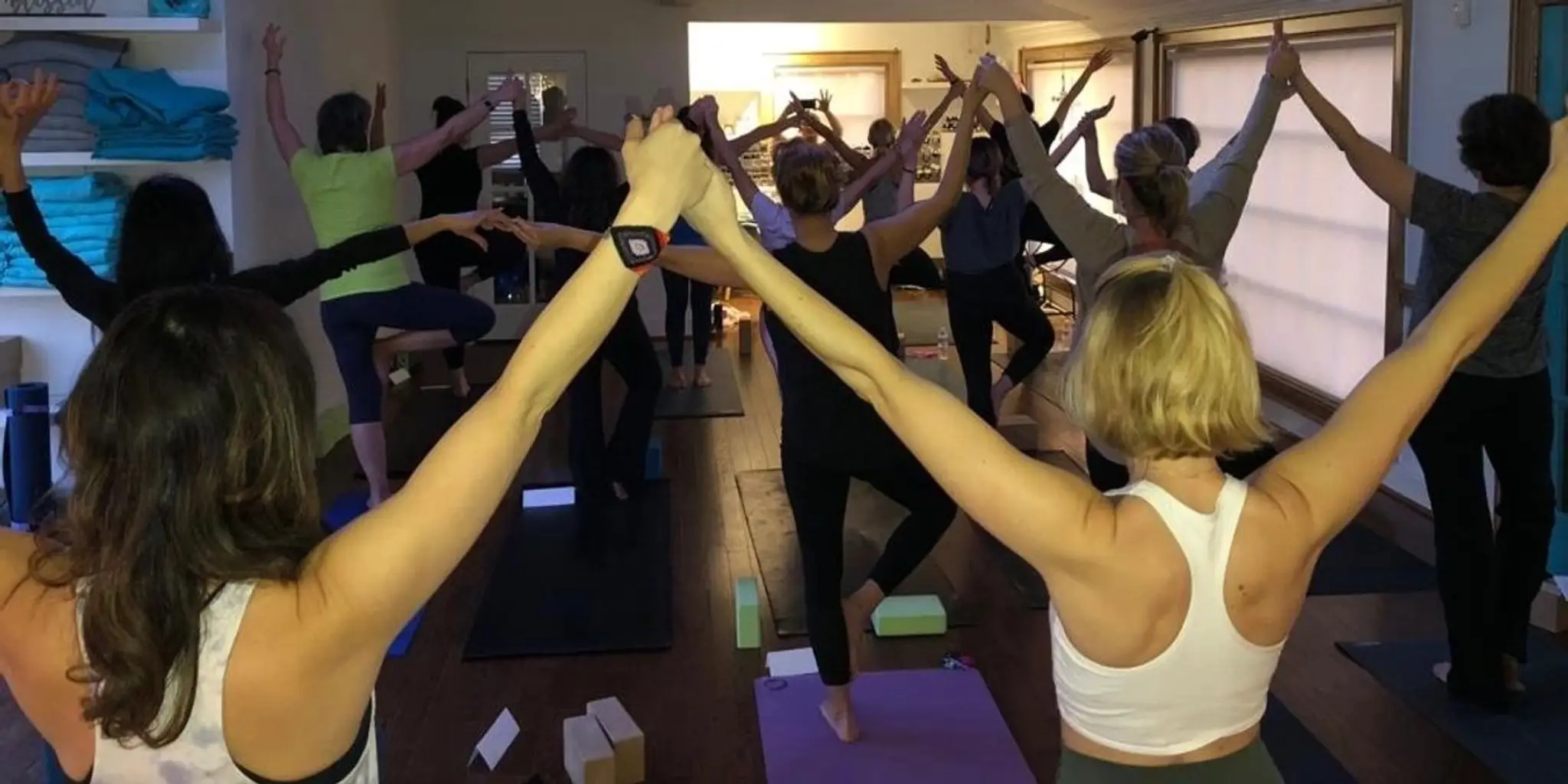 Alocin Massage & Nicola Yoga