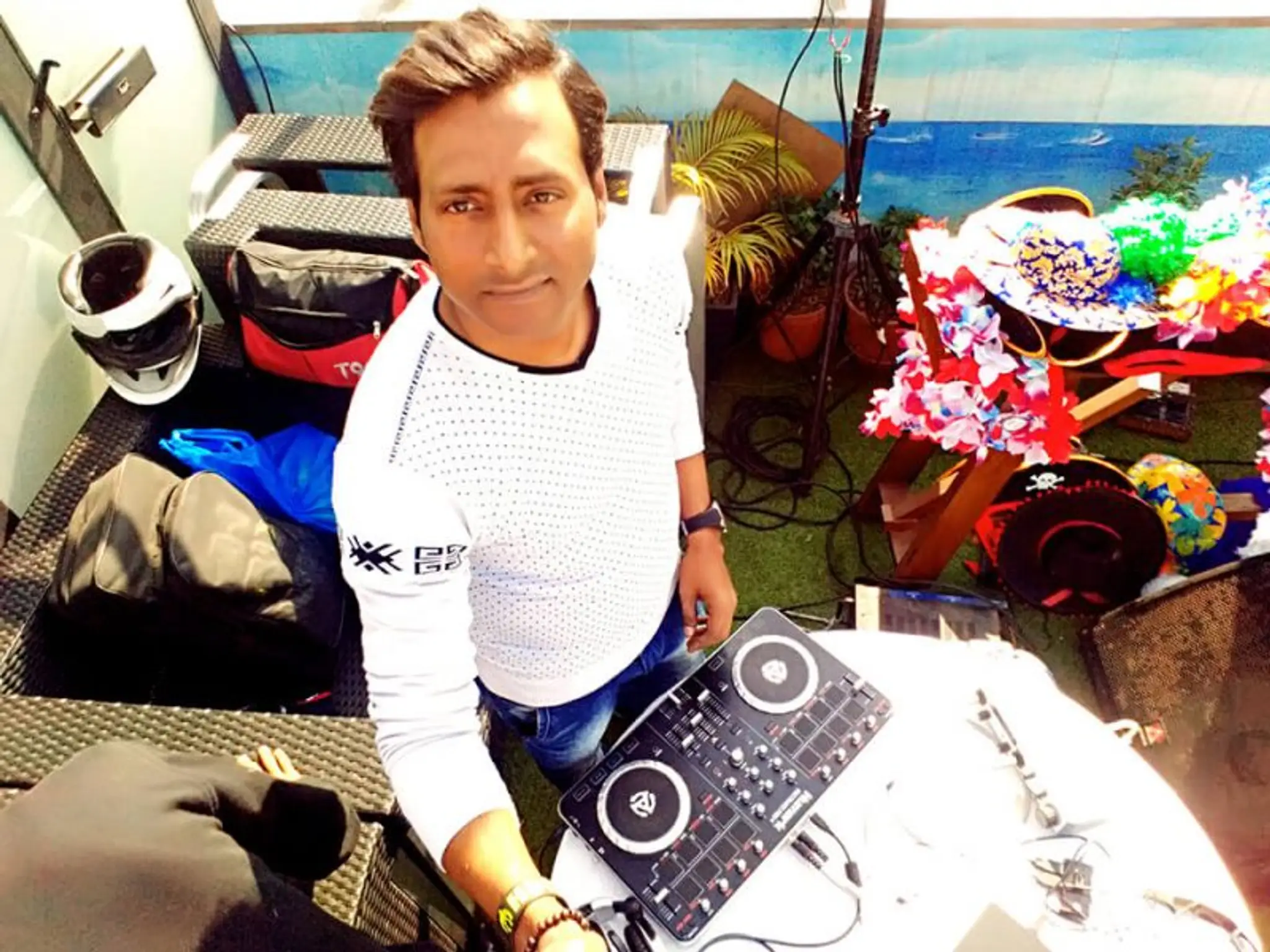 KOLKATA BEST DJ BOOKING HIRE DJ RIX FROM KOLKATA, HOWRAH