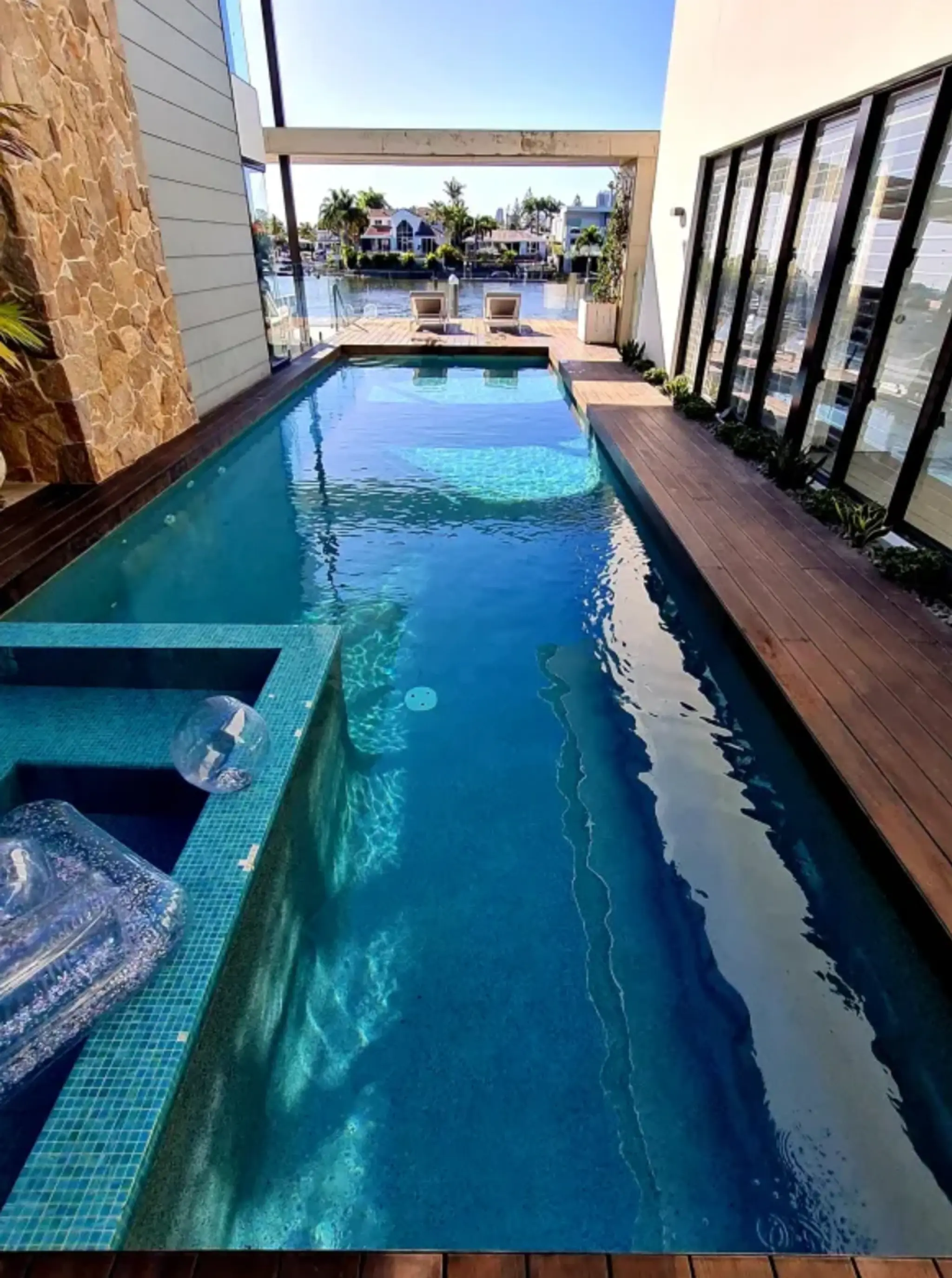 Universal Pools & Spas