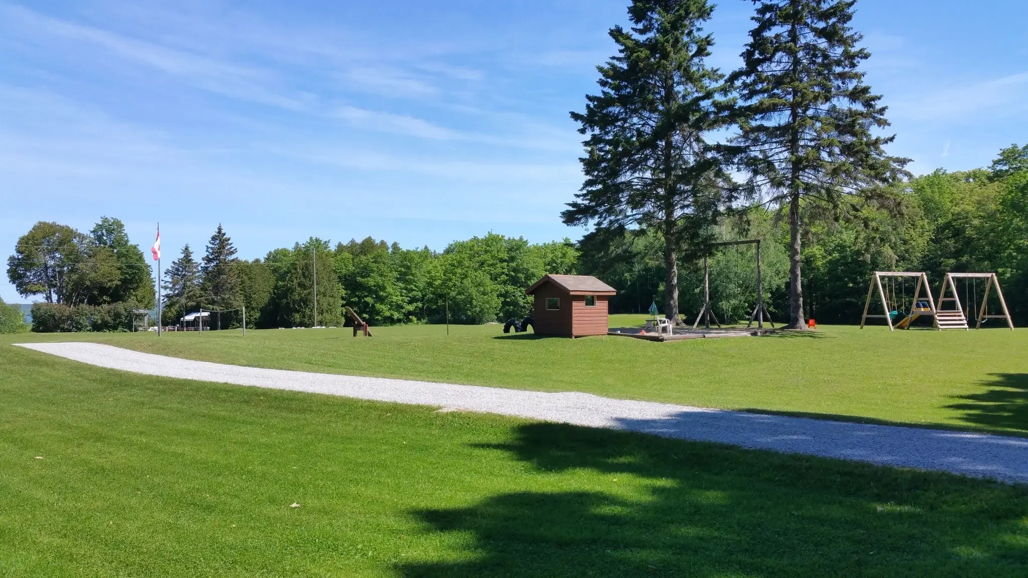 Mindemoya Court Cottages & Campground