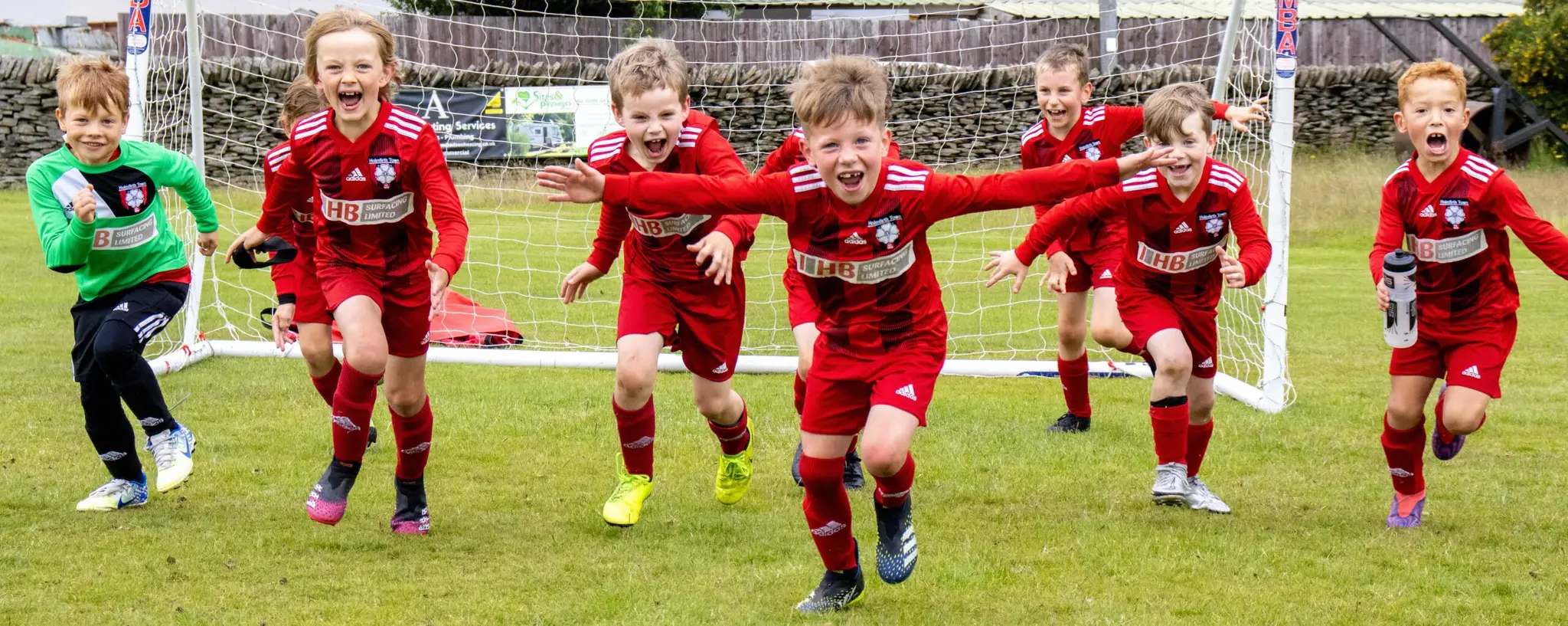 HOLMFIRTH TOWN JUNIOR FOOTBALL CLUB