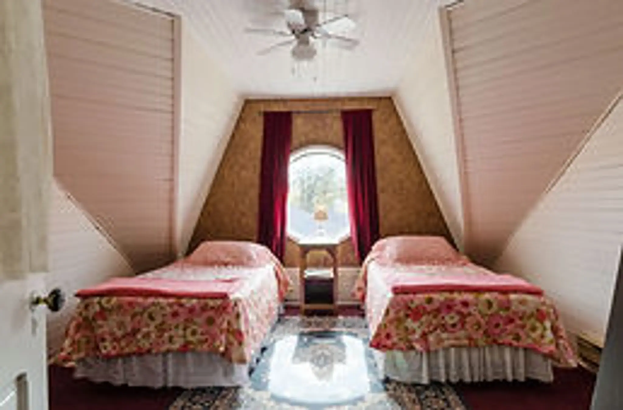 Bell Aura Bed, Breakfast & Bistro