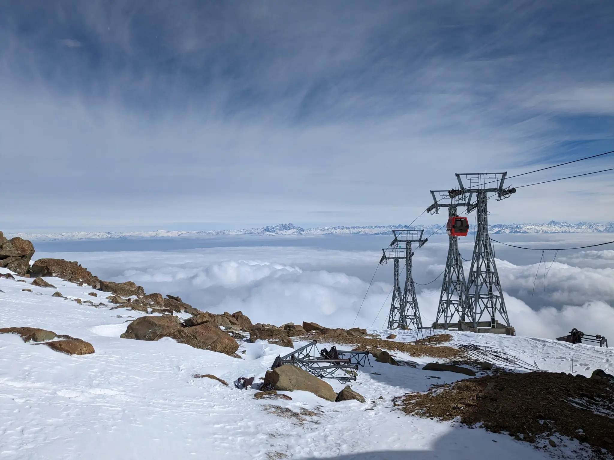 Gulmarg Snowkings, The Best Ski/Snowboard School & Ski-Shop in Gulmarg Ski Resort.