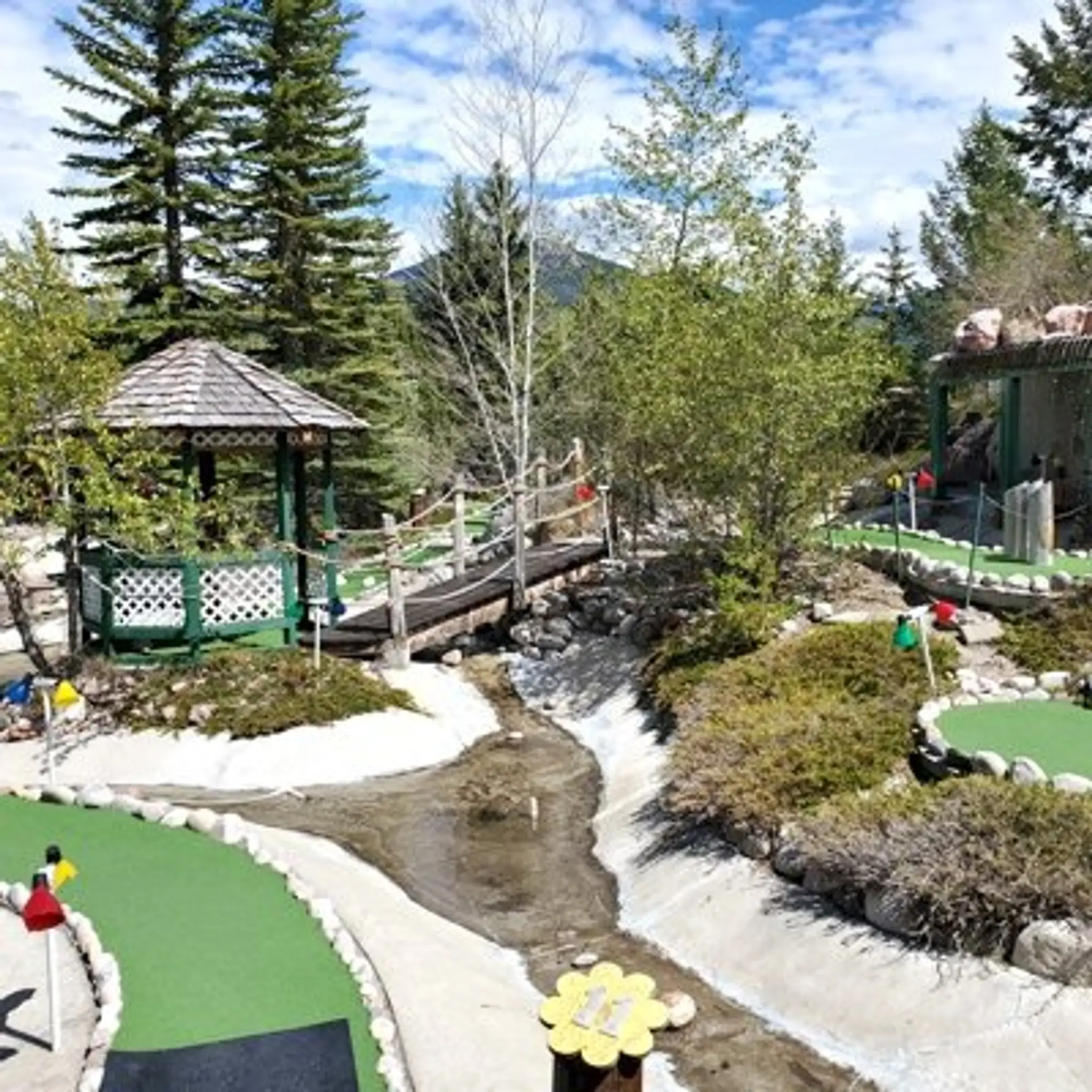 Ozzie's Amusements - Mini Golf & Go-Karts