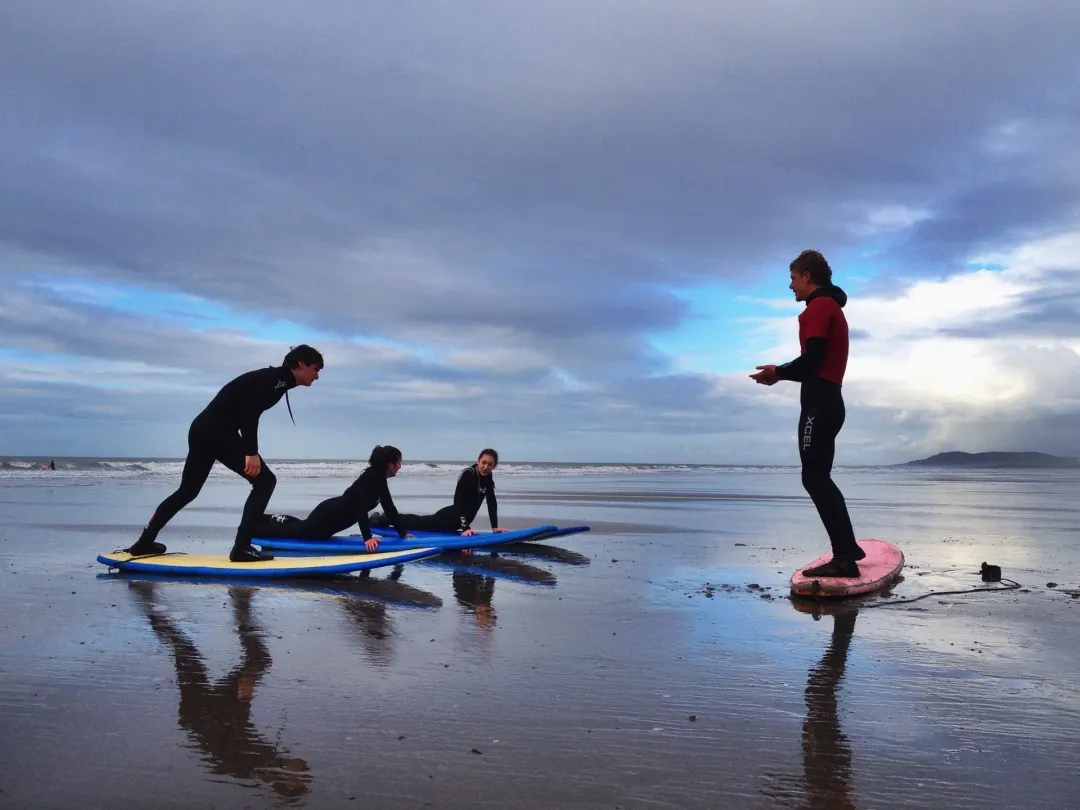 PRIVATE SURF LESSONS INDIVIDUALS, FAMILIES OR SMALL GROUPS