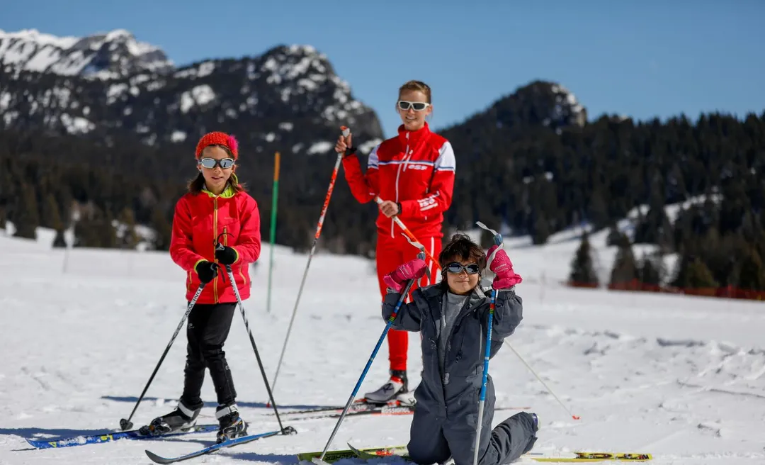 Cours de ski et de snowboard pour adolescents et jeunes