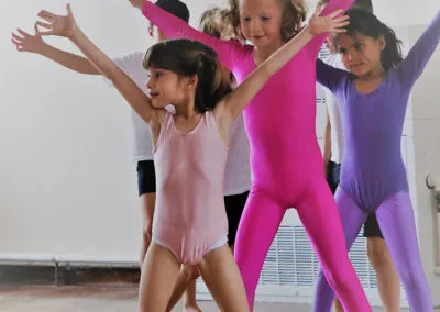 CHANTRAINE DANCE IN BUCKINGHAMSHIRE