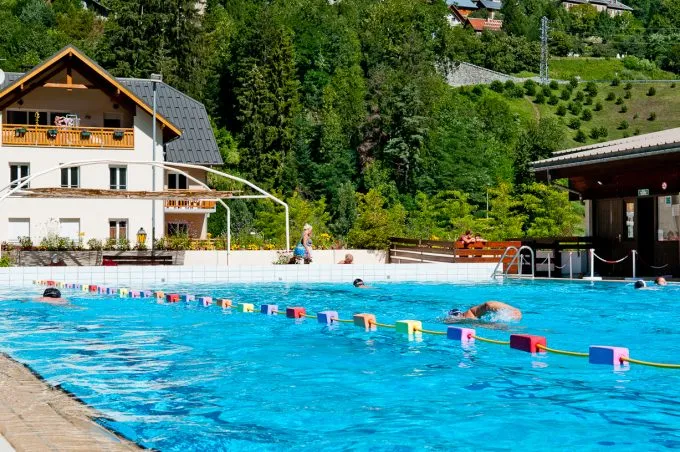 Location de Ski et Snowboard chez Altitude Sports Les Bergers