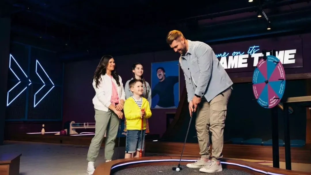 Mini Golf at Hollywood Bowl