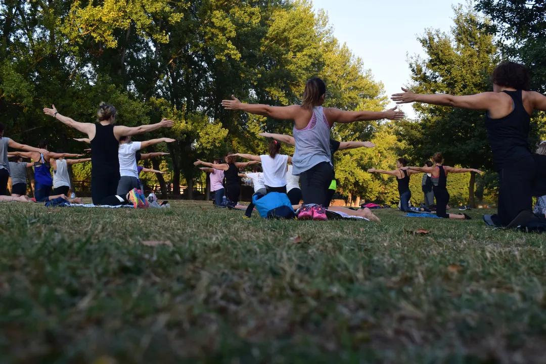 Yoga with Laura Back Full Weekly Schedule