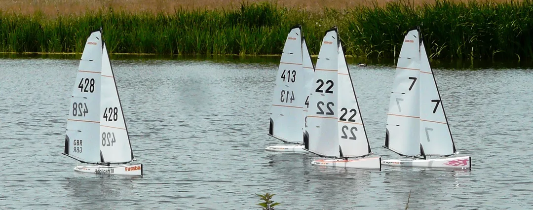 HAMPTON COURT MODEL YACHT CLUB