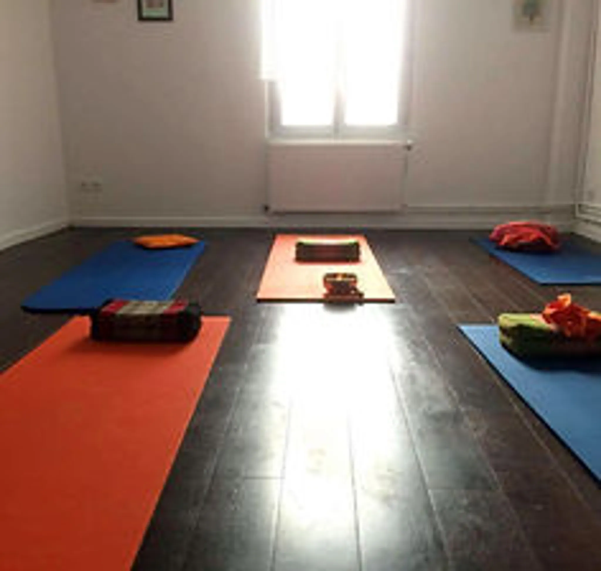 Hannah Bensoussan - yoga et endométriose