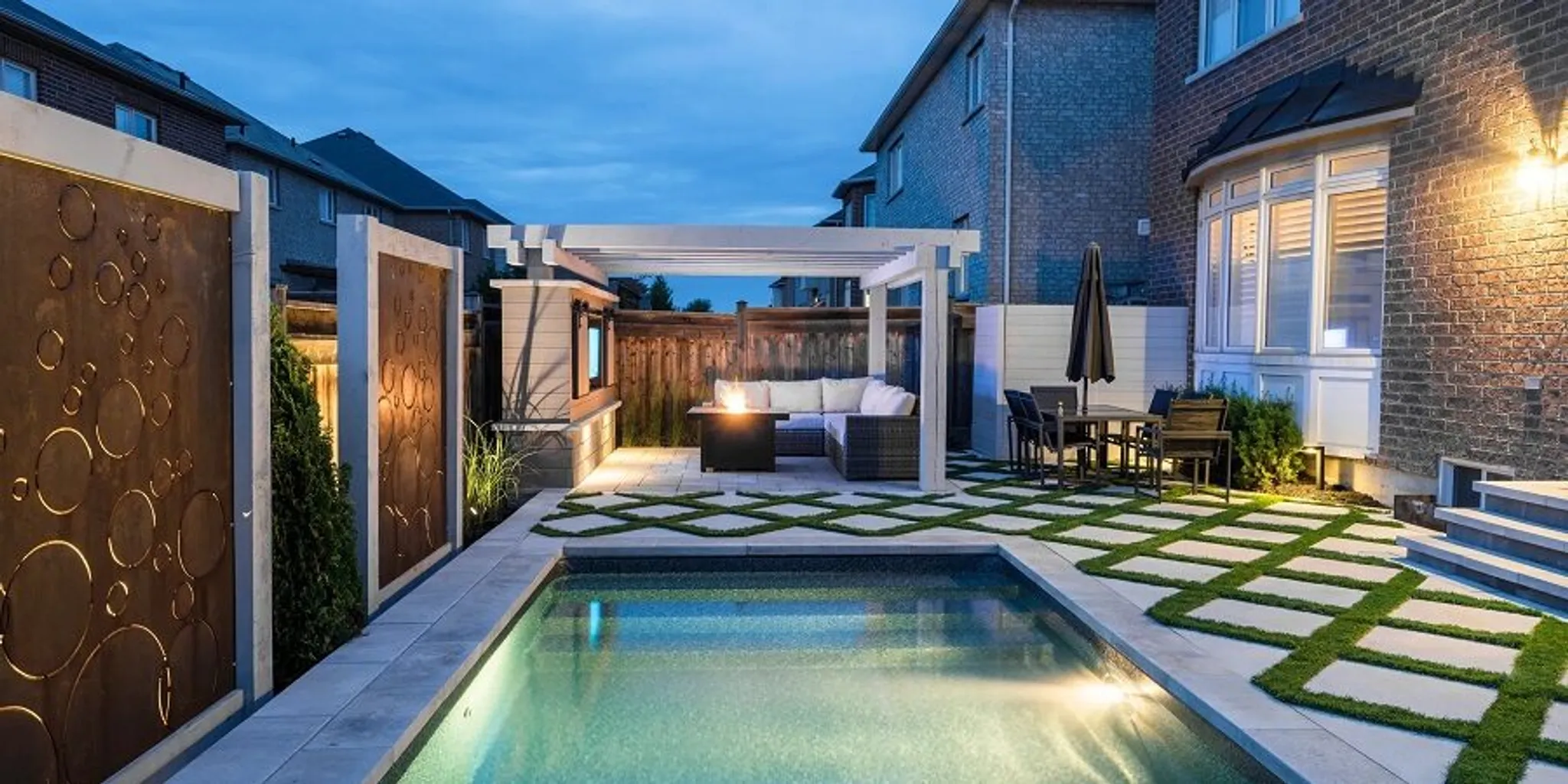 Luxury Pools - Toronto Swimming Pool Design and Build