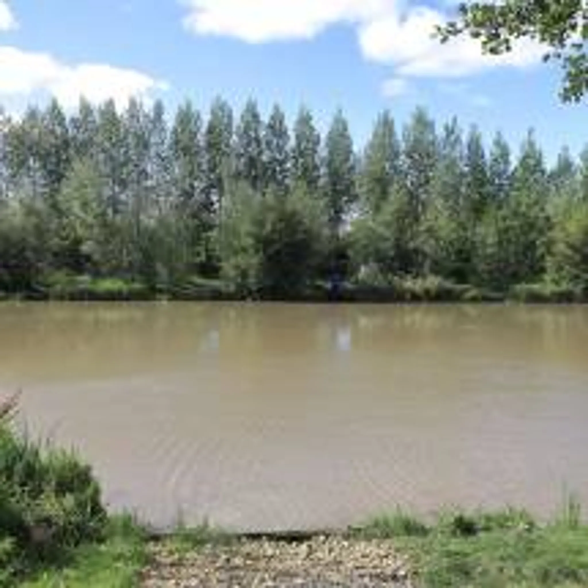 The Oaks Lakes Fishing Complex