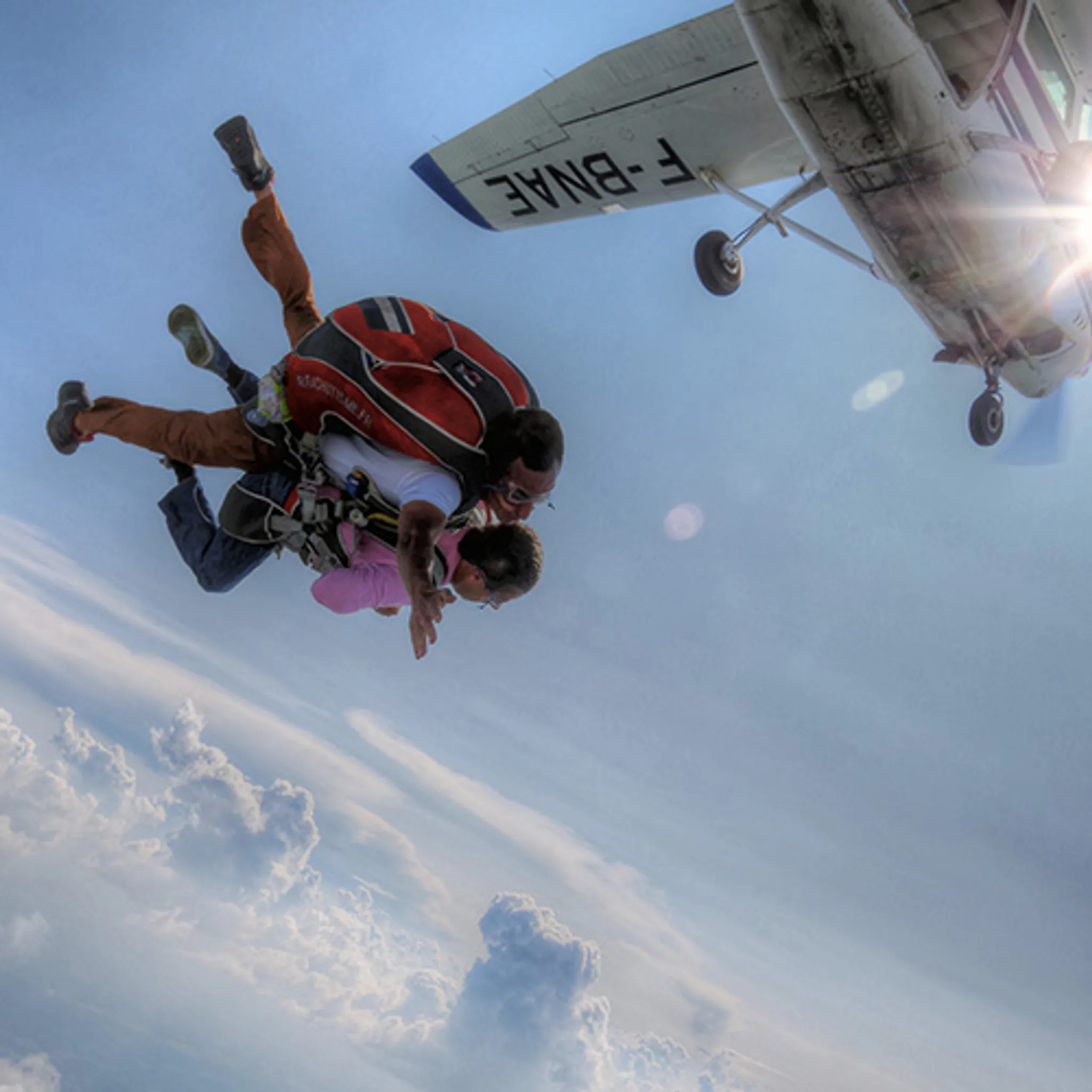 Saut en Parachute Tandem avec Vue sur les Pyrénées