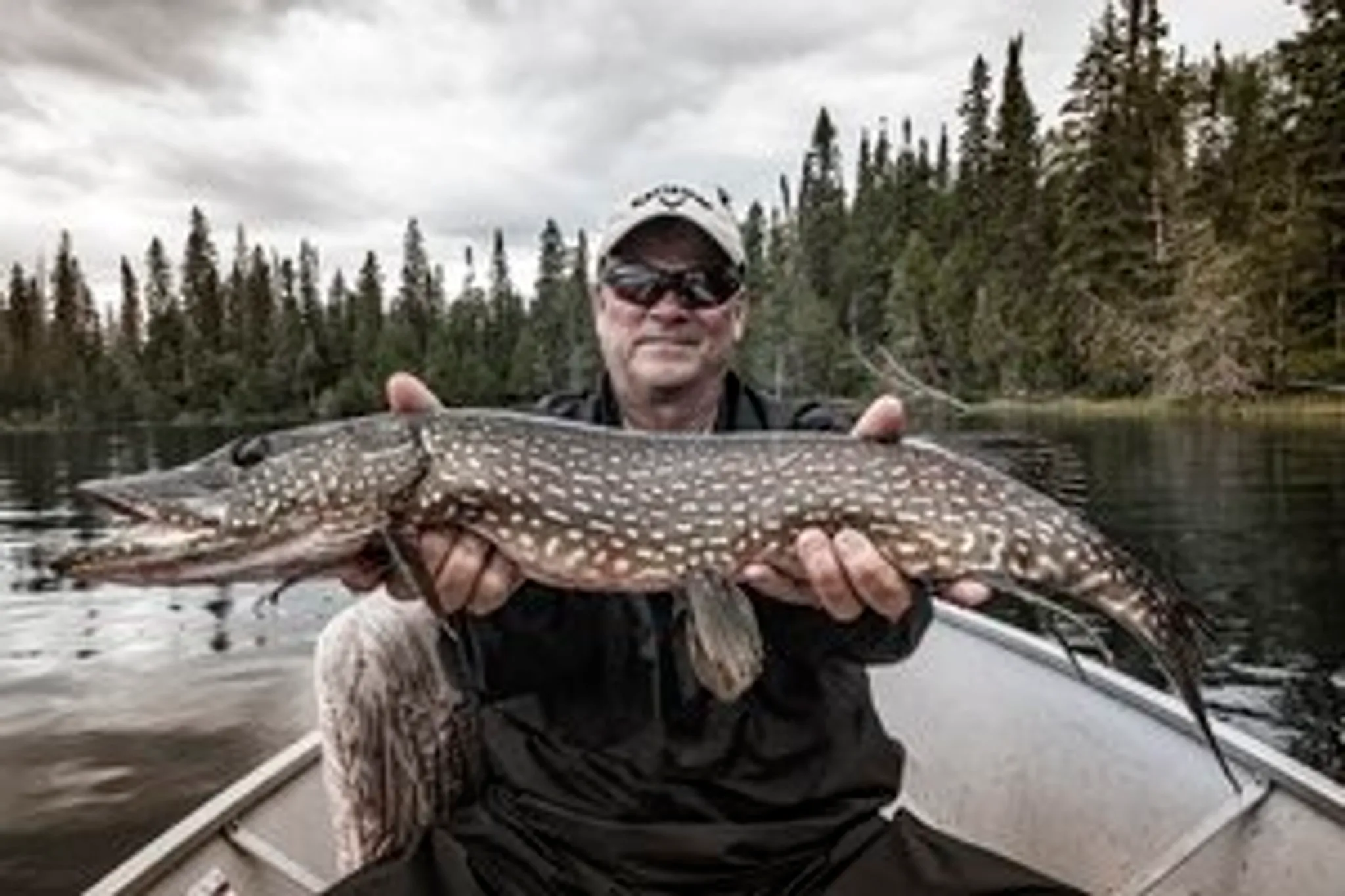 Hidden Bay Lodge Cabin on Blackstone Lake