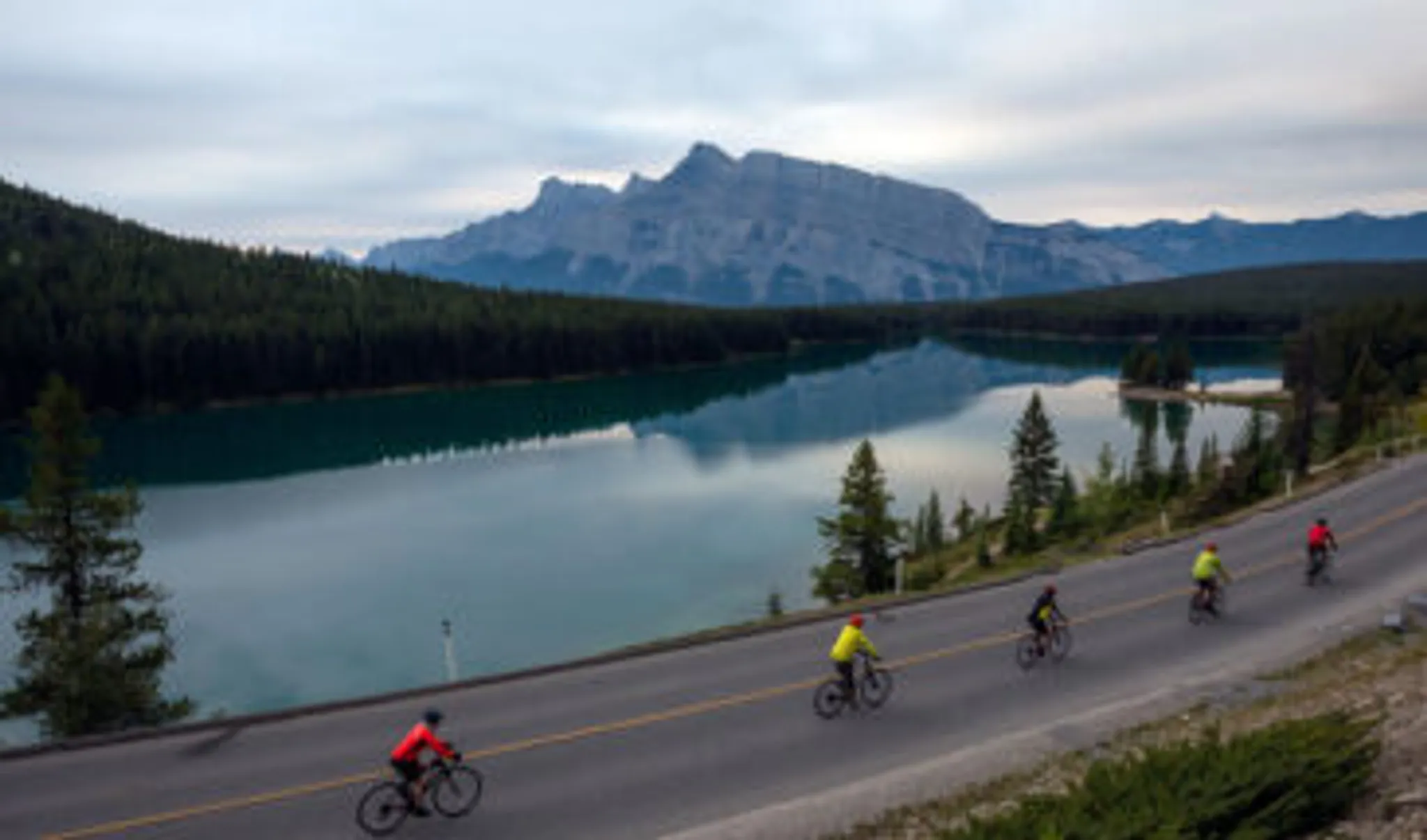 Icefields Parkway Inn-to-Inn Cycle Tour