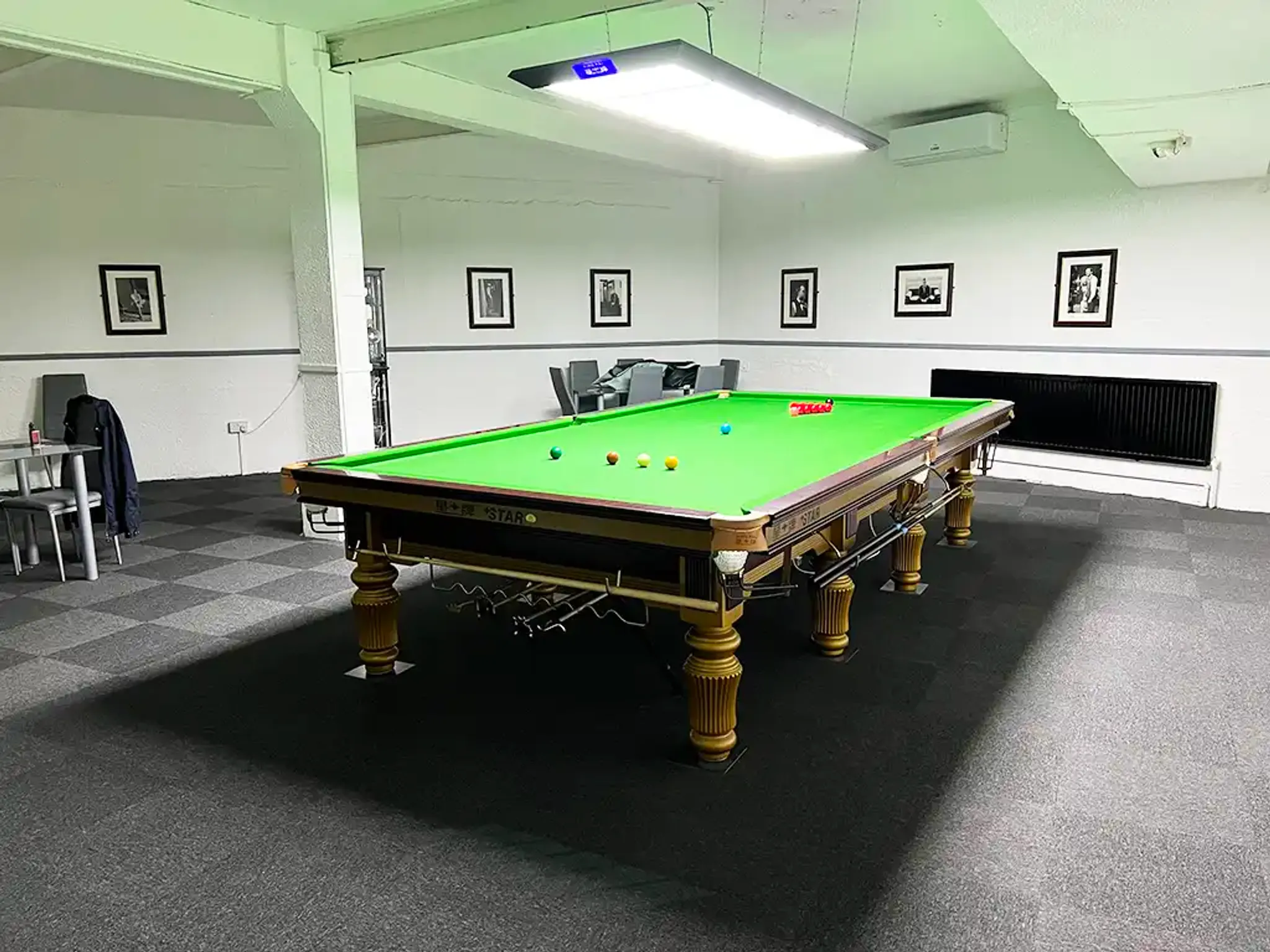 Lennons Pool & Snooker