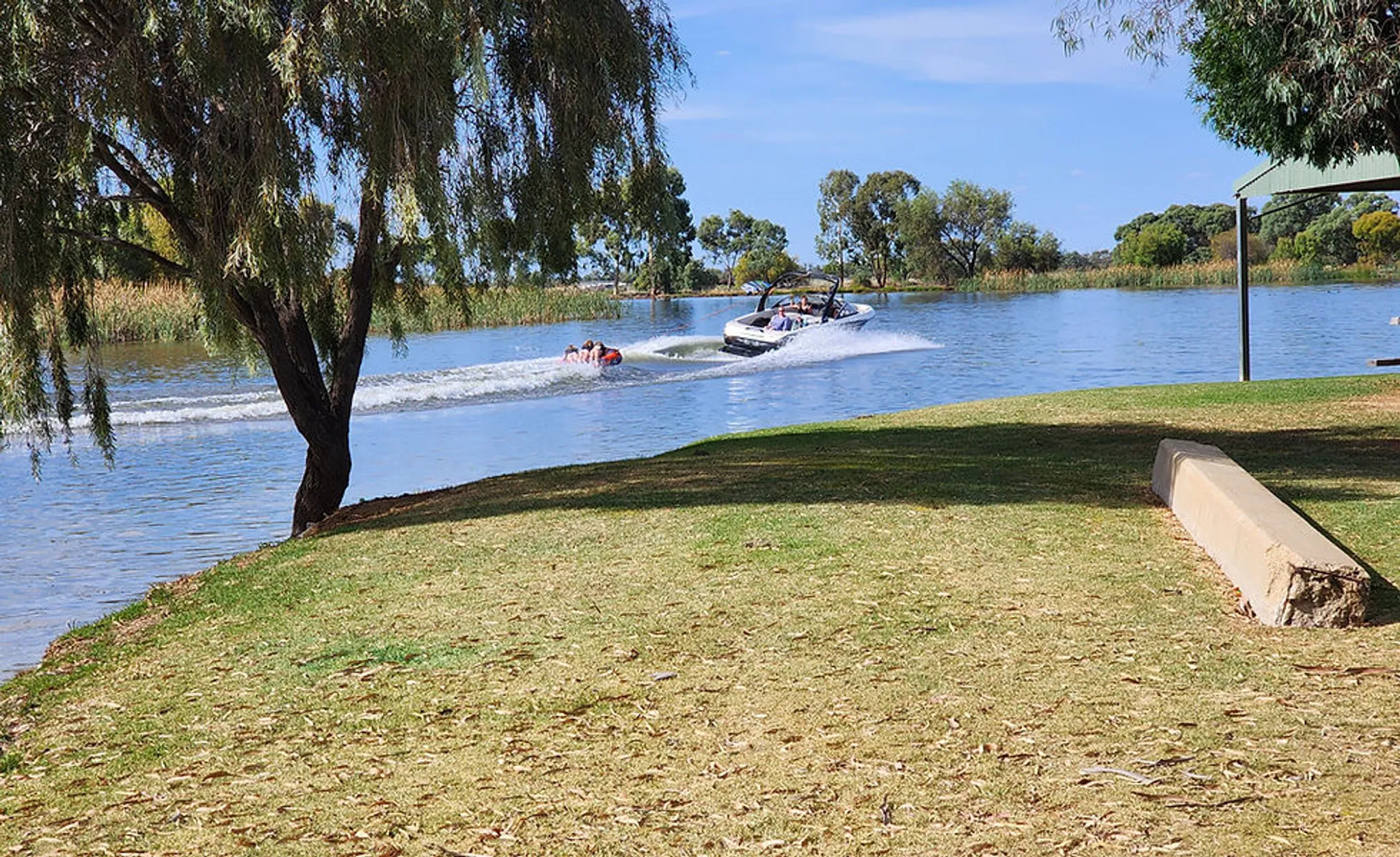 Moulamein Lakeside Caravan Park