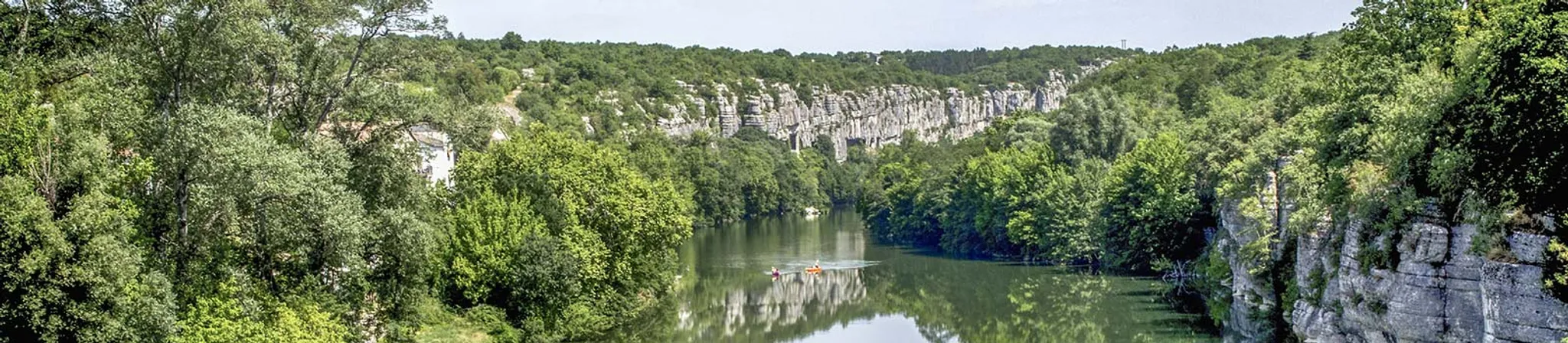 Camping avec piscine à Ruoms