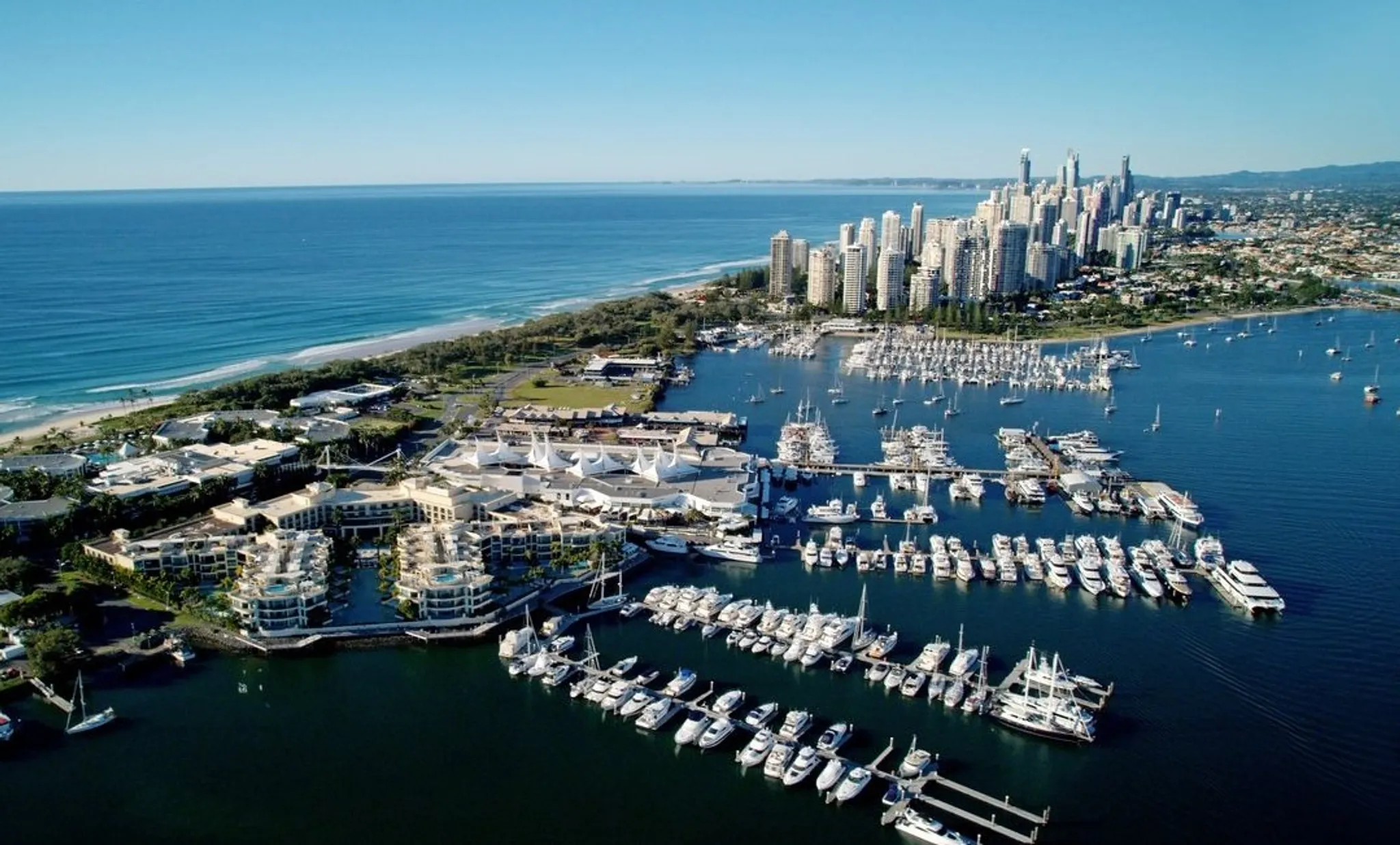 Learn to Sail on the Gold Coast